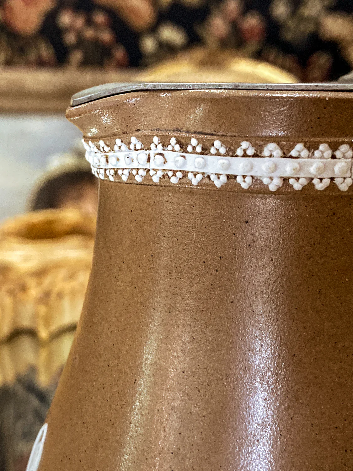 Antique 1850s Dudson Pottery English White Flora Tan Wedgwood Style Syrup Jug - Image 6