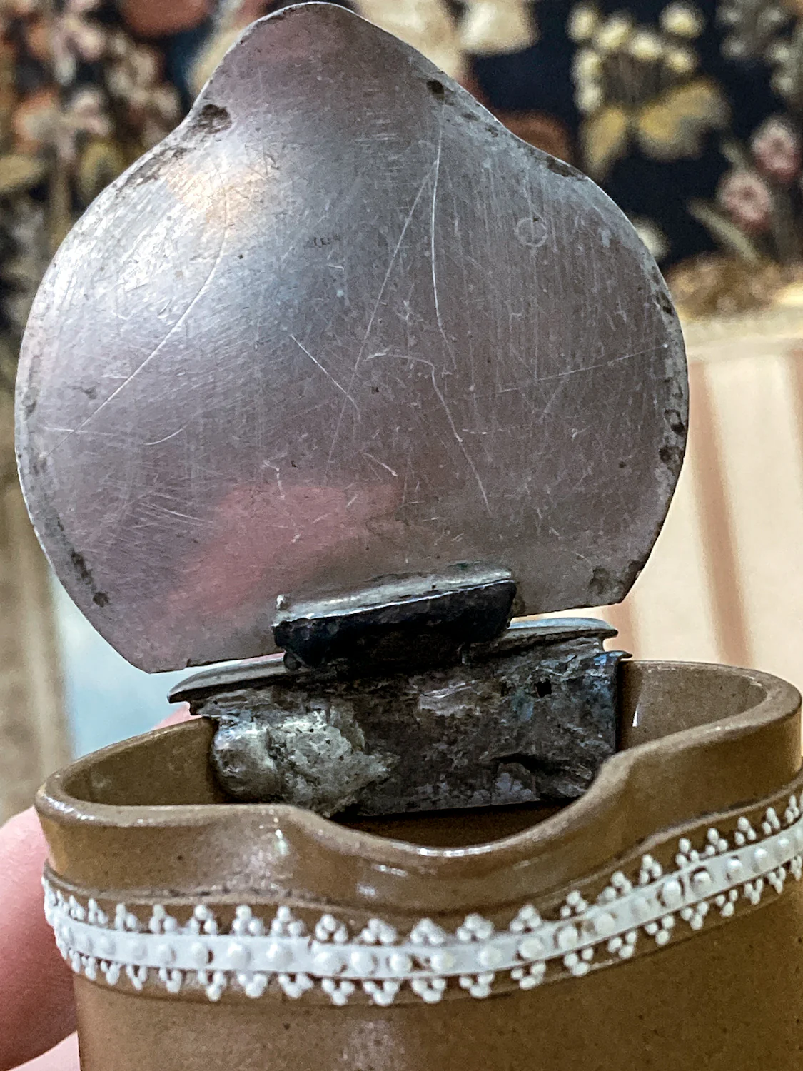 Antique 1850s Dudson Pottery English White Flora Tan Wedgwood Style Syrup Jug - Image 8