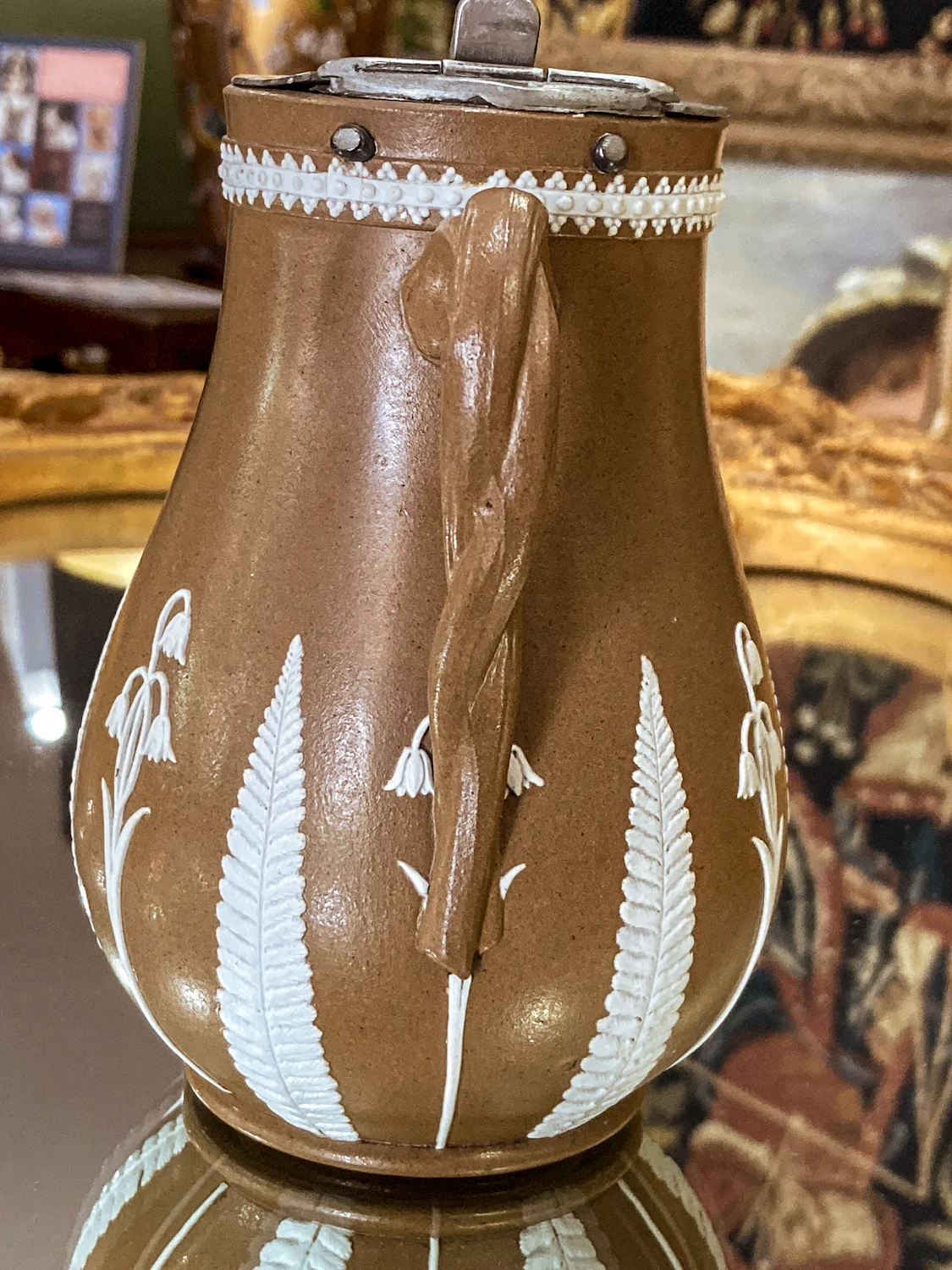 Antique 1850s Dudson Pottery English White Flora Tan Wedgwood Style Syrup Jug - Image 9