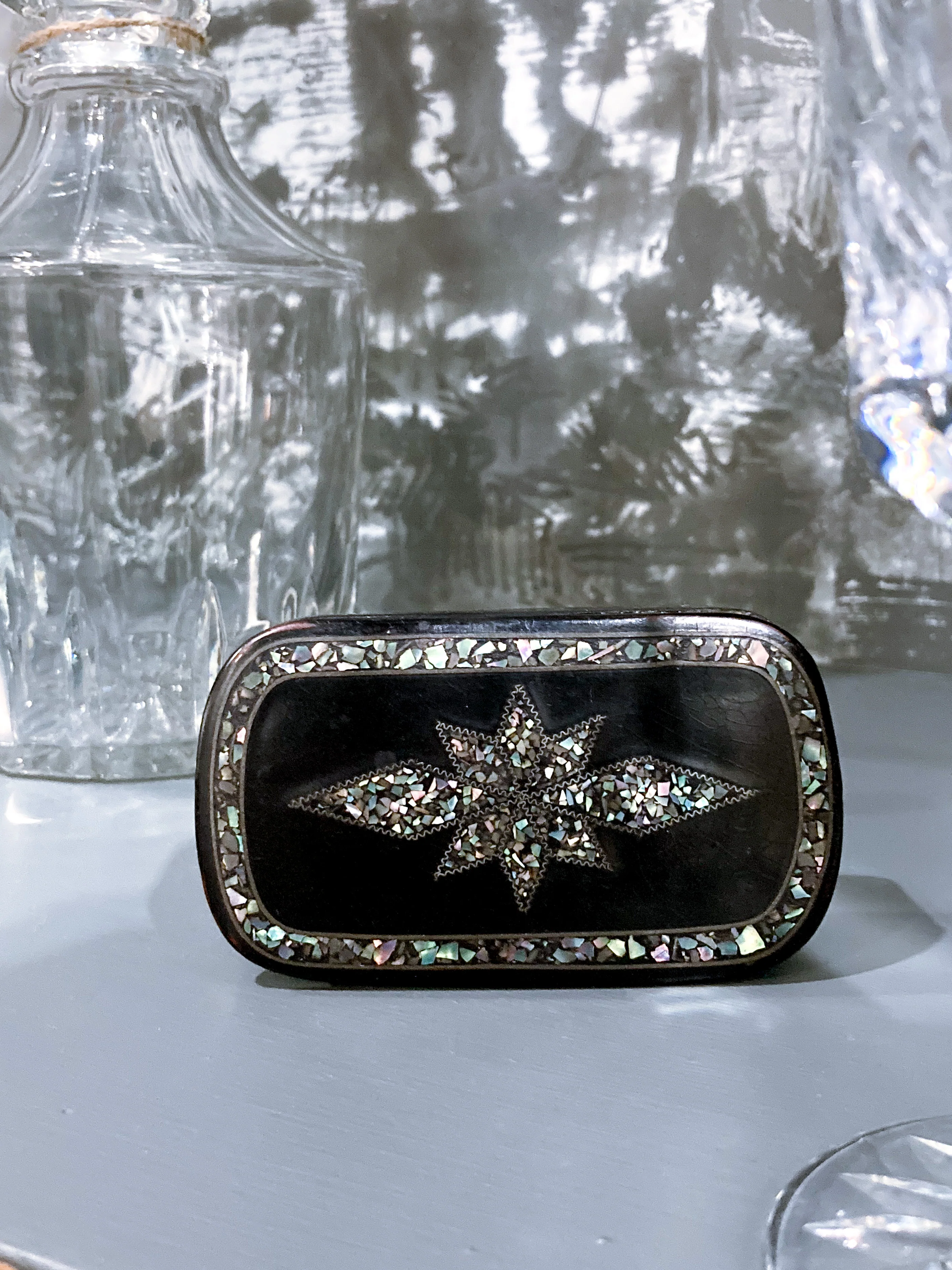 19th Century Antique Abalone Shell Inlay Papier-Mache English Trinket Box - Image 7