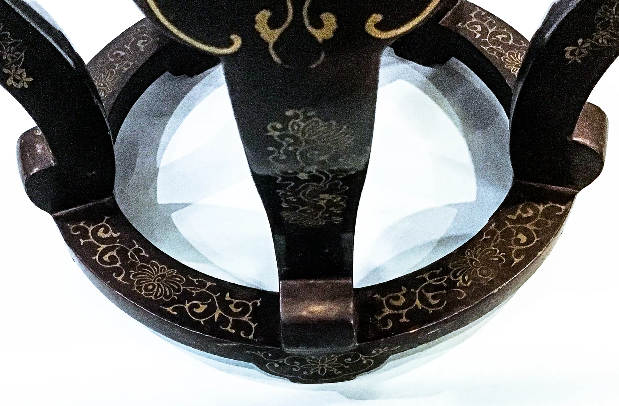 Vintage Applied Stone Roses Bird Gold Detailed Black Lacquer Round Side Table - Image 7