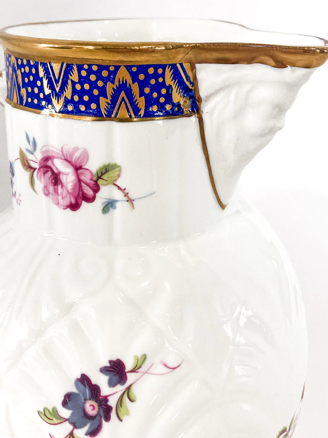 Set of Three Vintage Caughley Floral Painted Mask Head Porcelain Pitcher Jugs - Image 9