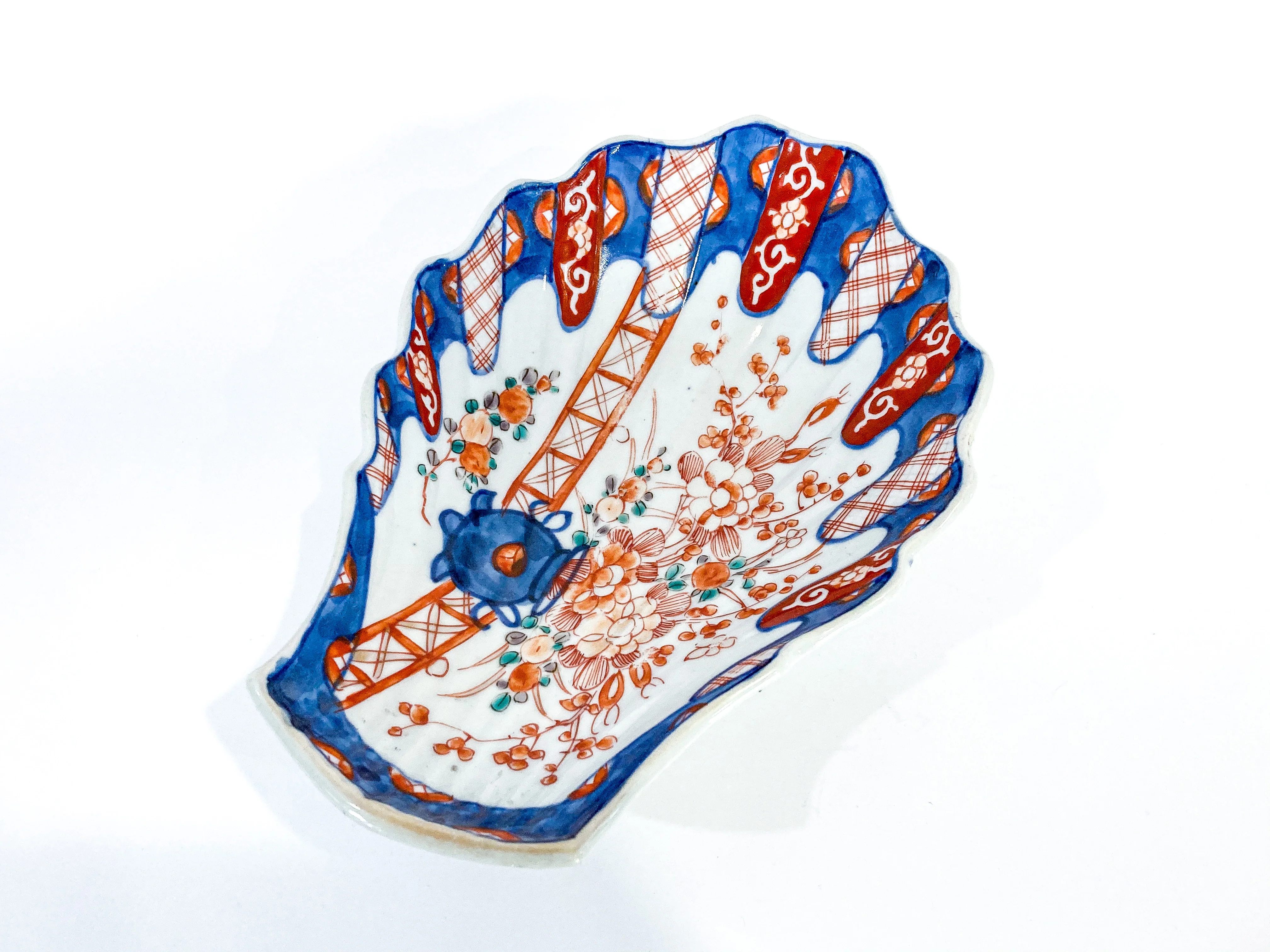 Antique Imari Floral Motif Shell Shaped Japanese Porcelain Dish Tray - Image 3