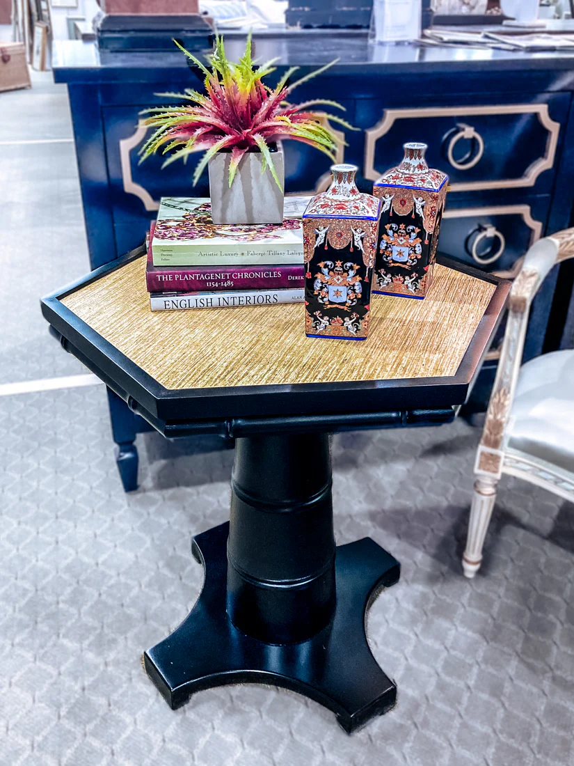 Madcap Cottage Everglades Black Hexagon Natural Woven Grass Top Accent Side Table - Image 3