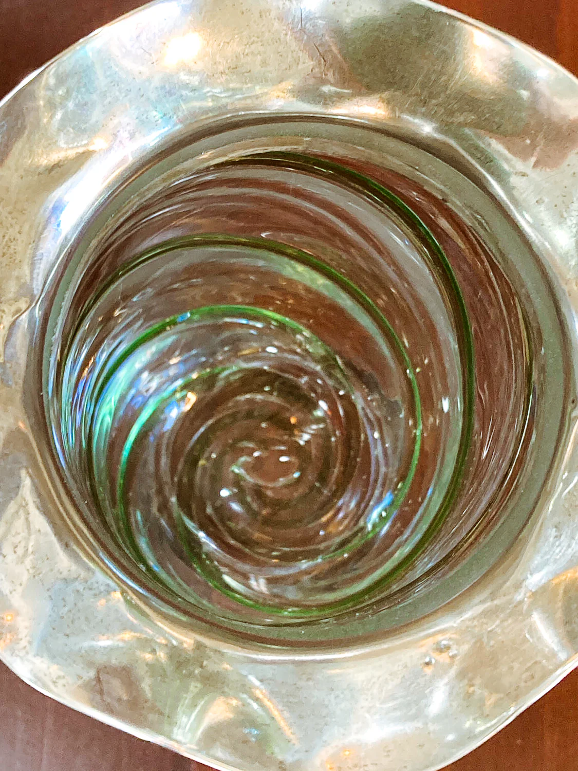 Antique 1908 English Handblown Green Swirl Sterling Silver Ruffle Rim Vase - Image 10