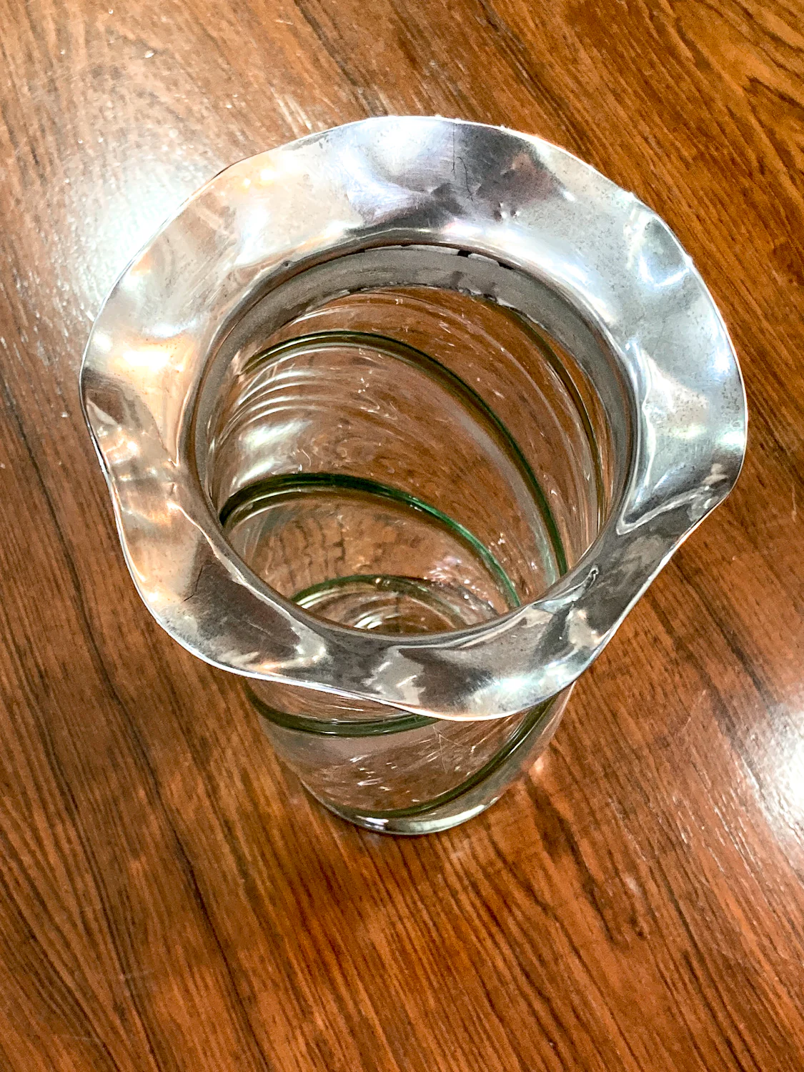 Antique 1908 English Handblown Green Swirl Sterling Silver Ruffle Rim Vase - Image 12