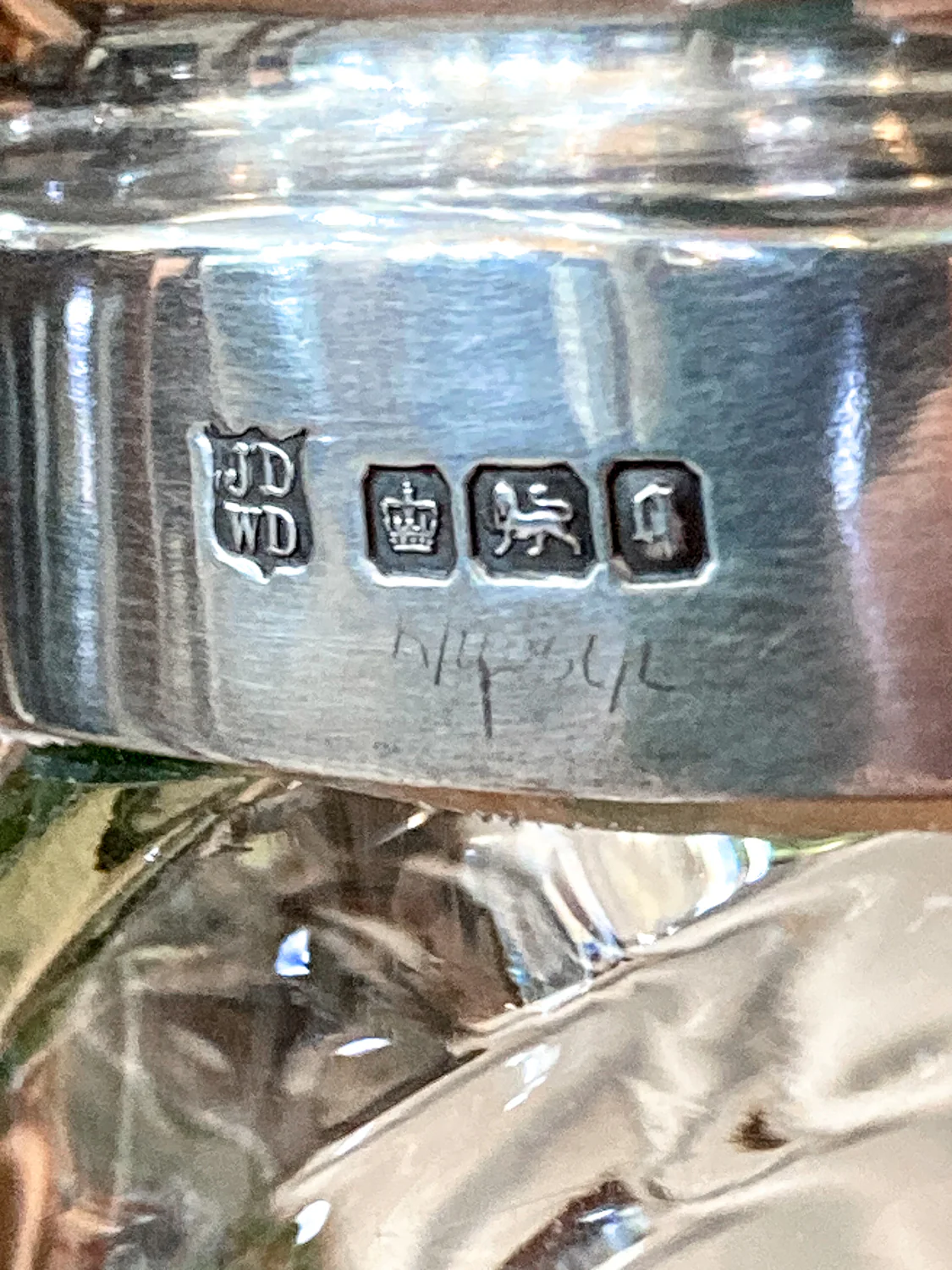 Antique 1908 English Handblown Green Swirl Sterling Silver Ruffle Rim Vase - Image 13