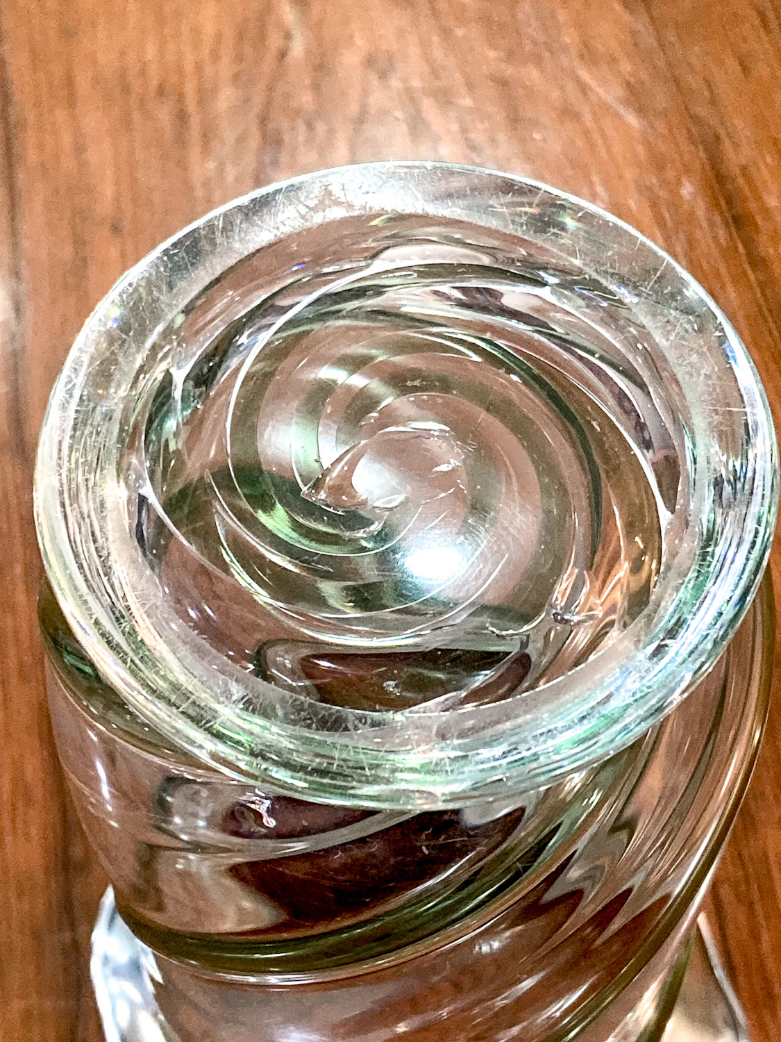 Antique 1908 English Handblown Green Swirl Sterling Silver Ruffle Rim Vase - Image 16