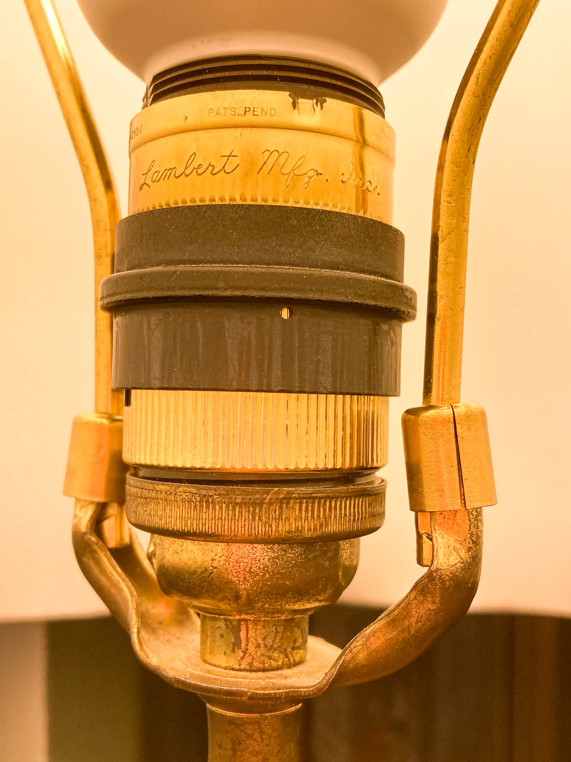 Antique Japanese Hand Painted Kutani Porcelain Vase Lamp Wood Base - Image 11