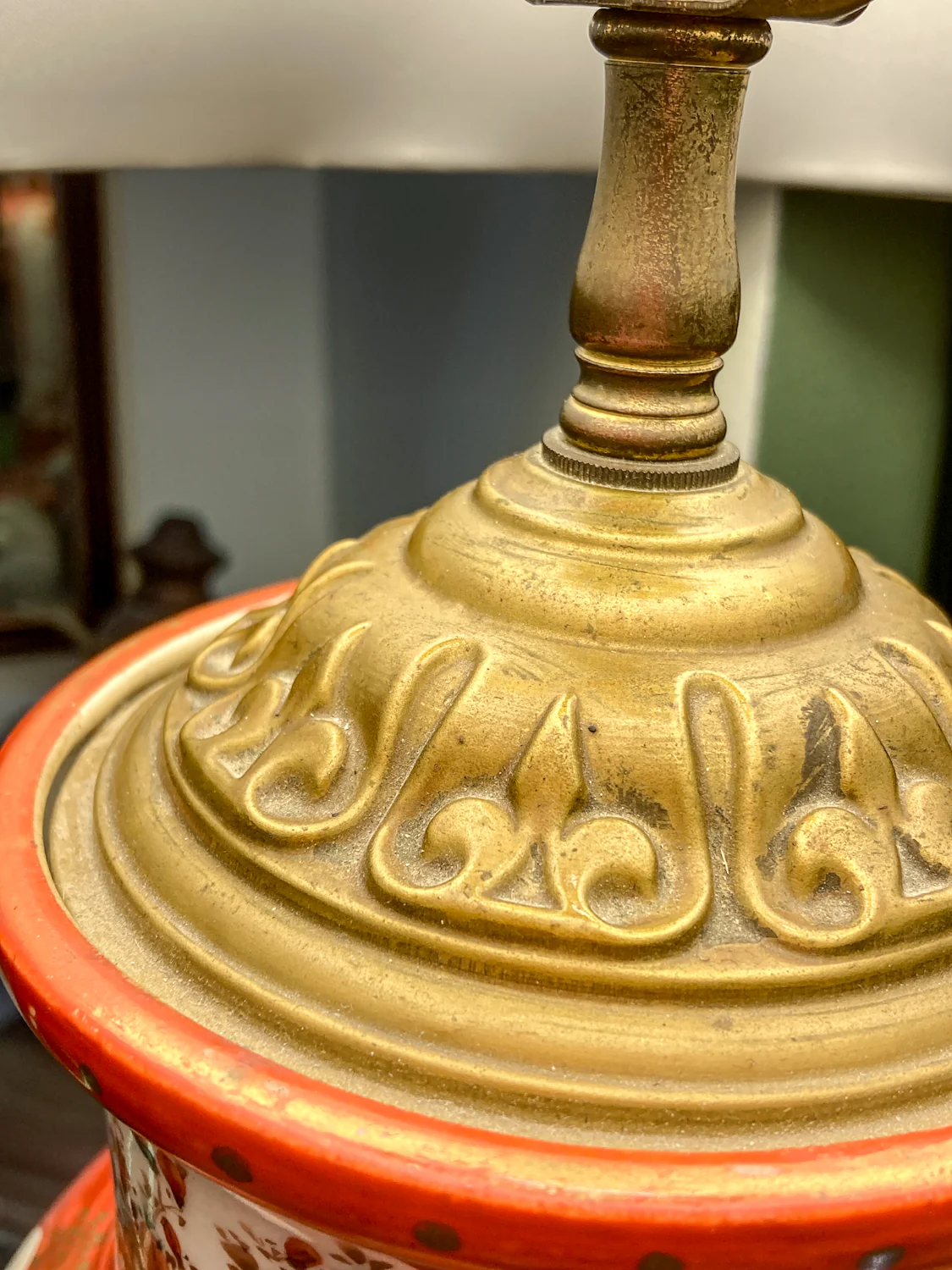 Antique Japanese Hand Painted Kutani Porcelain Vase Lamp Wood Base - Image 14