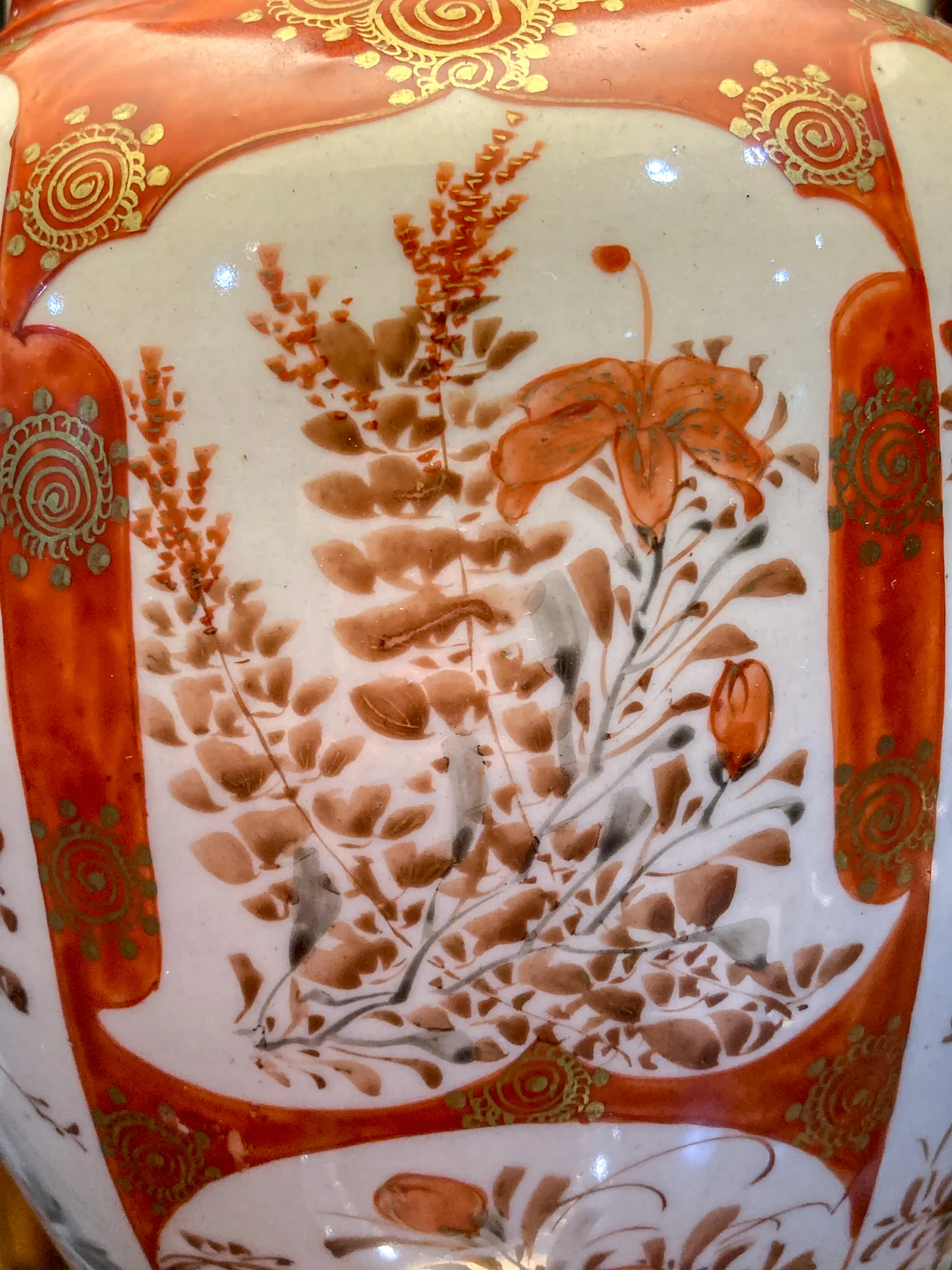 Antique Japanese Hand Painted Kutani Porcelain Vase Lamp Wood Base - Image 17