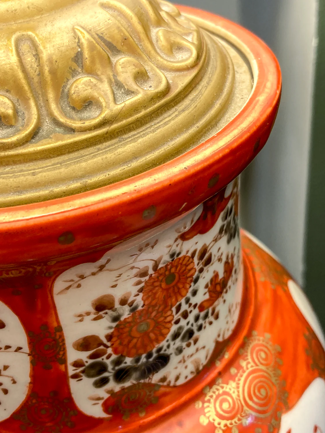 Antique Japanese Hand Painted Kutani Porcelain Vase Lamp Wood Base - Image 21