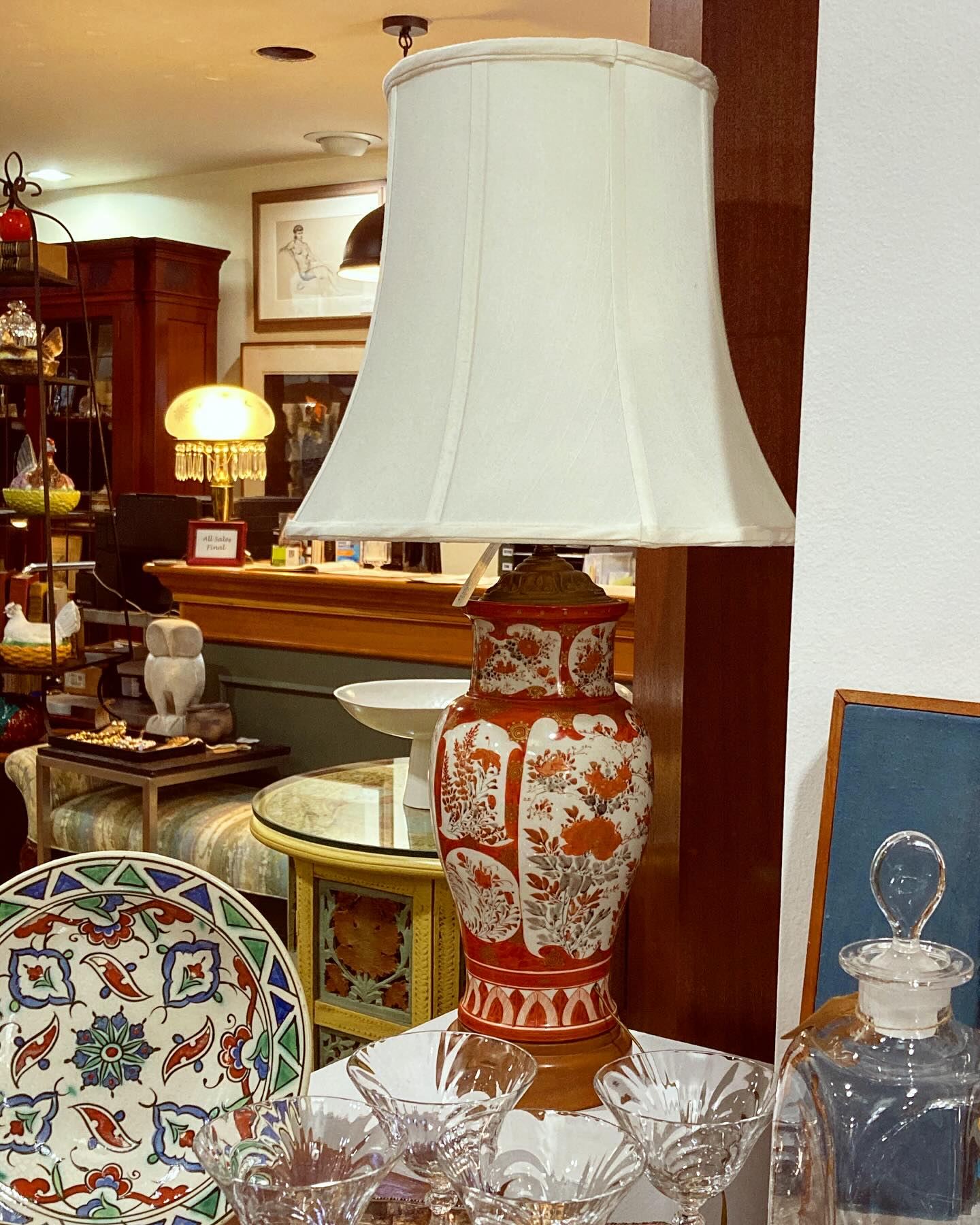 Antique Japanese Hand Painted Kutani Porcelain Vase Lamp Wood Base - Image 4