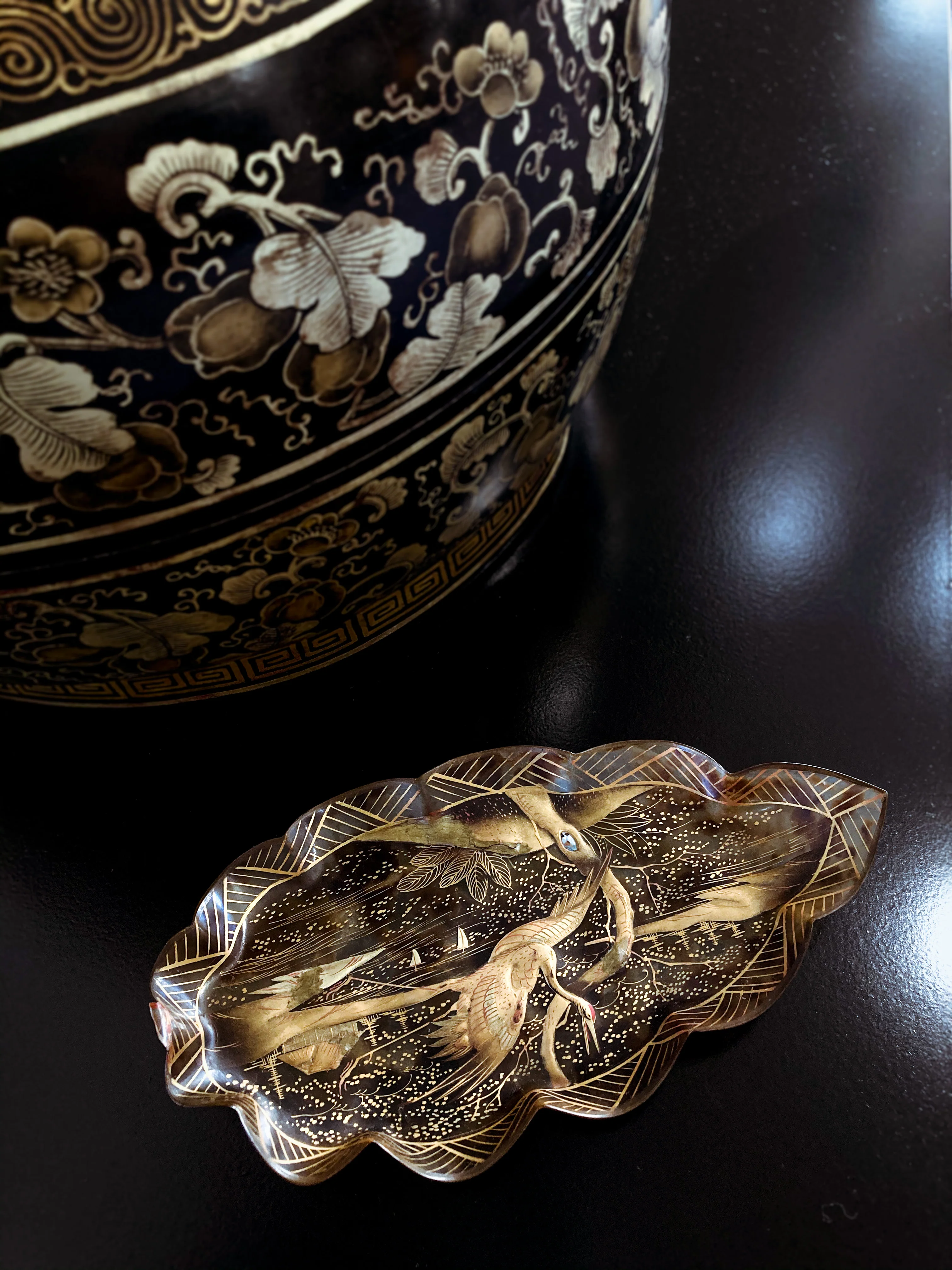 Antique Leaf Shape Gilt Crane Tortoise Shell Lacquer Dish Japanese Tray - Image 5