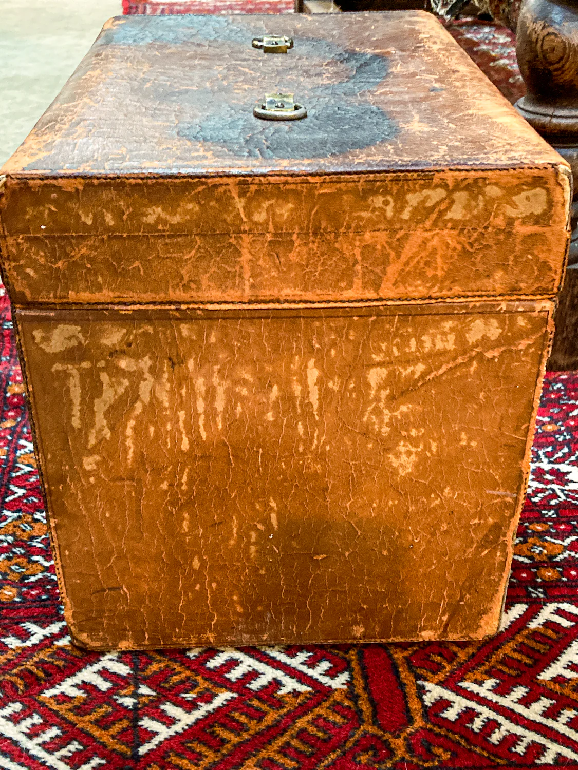 Antique Edwardian Leather Red Lined Carrying Travel Luggage Hat Box - Image 11