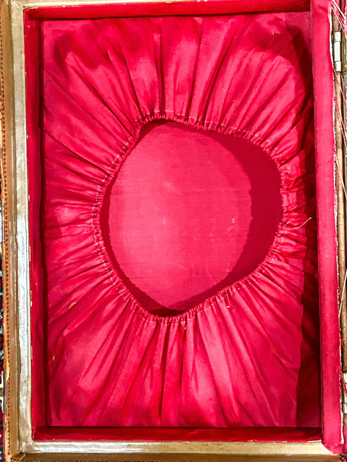 Antique Edwardian Leather Red Lined Carrying Travel Luggage Hat Box - Image 12