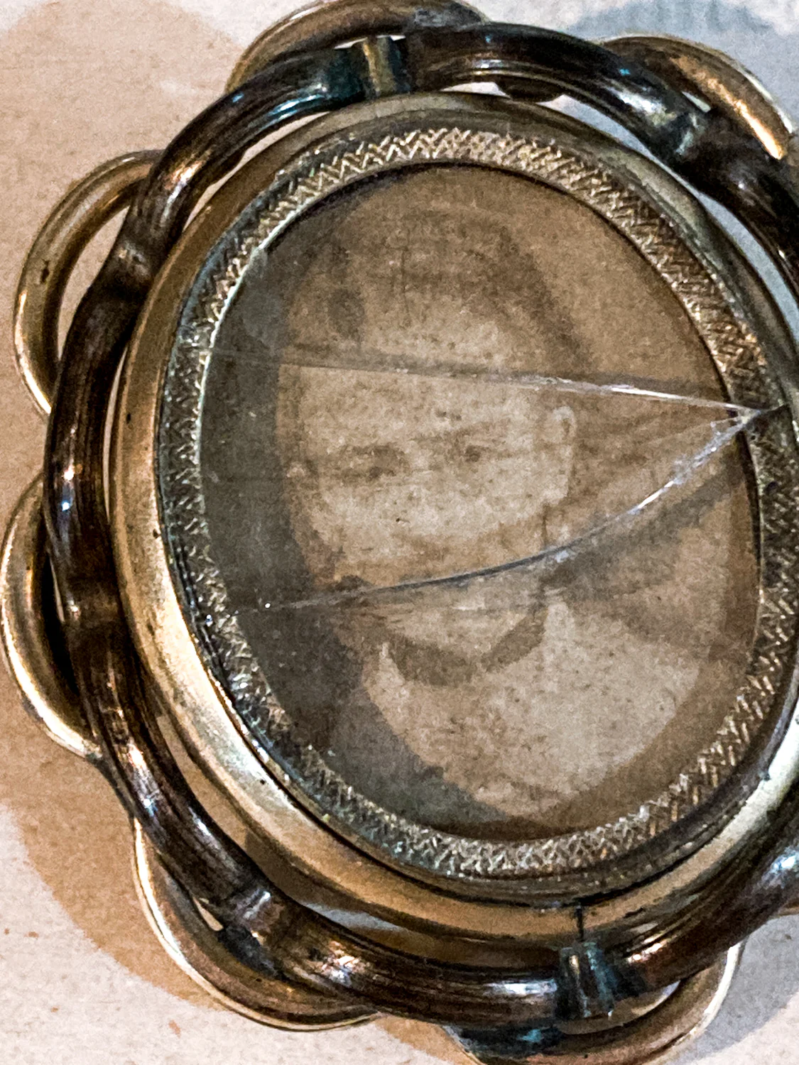 Antique Victorian Gold Filled Rotating Double Photo Mourning Brooch Pin - Image 7