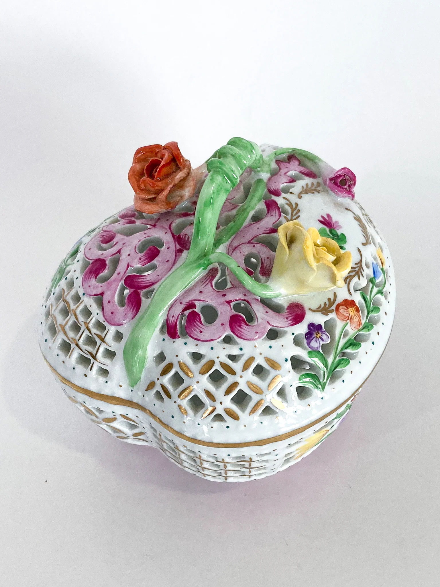 Herend Hand Painted Floral Lattice Reticulated Porcelain Rose Heart Box - Image 15