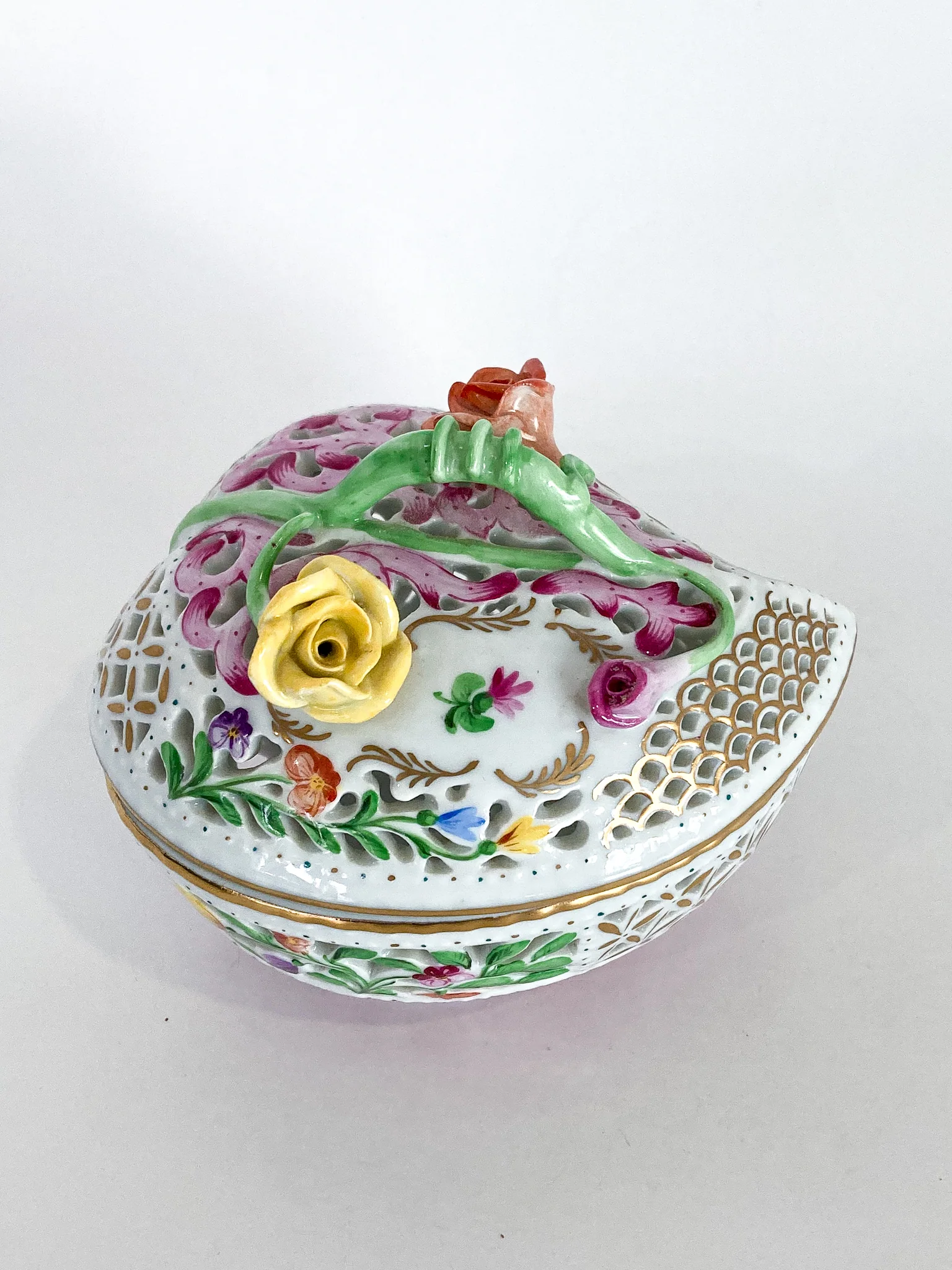 Herend Hand Painted Floral Lattice Reticulated Porcelain Rose Heart Box - Image 16