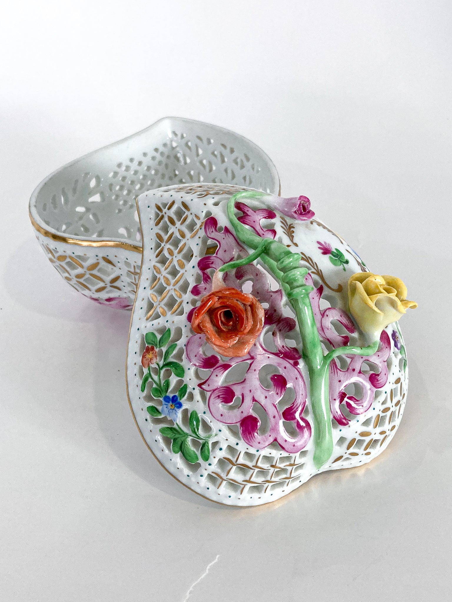 Herend Hand Painted Floral Lattice Reticulated Porcelain Rose Heart Box - Image 21