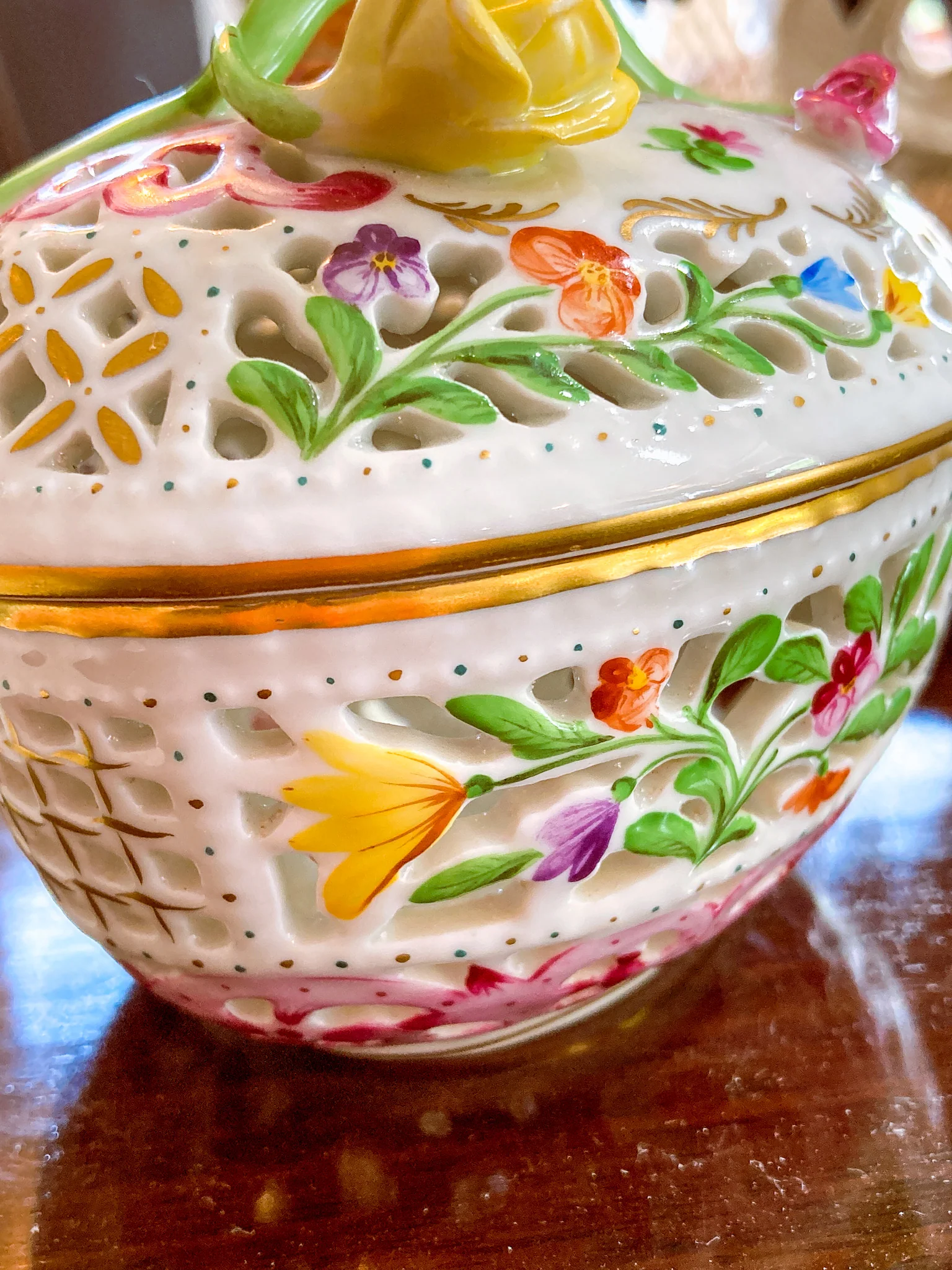 Herend Hand Painted Floral Lattice Reticulated Porcelain Rose Heart Box - Image 4