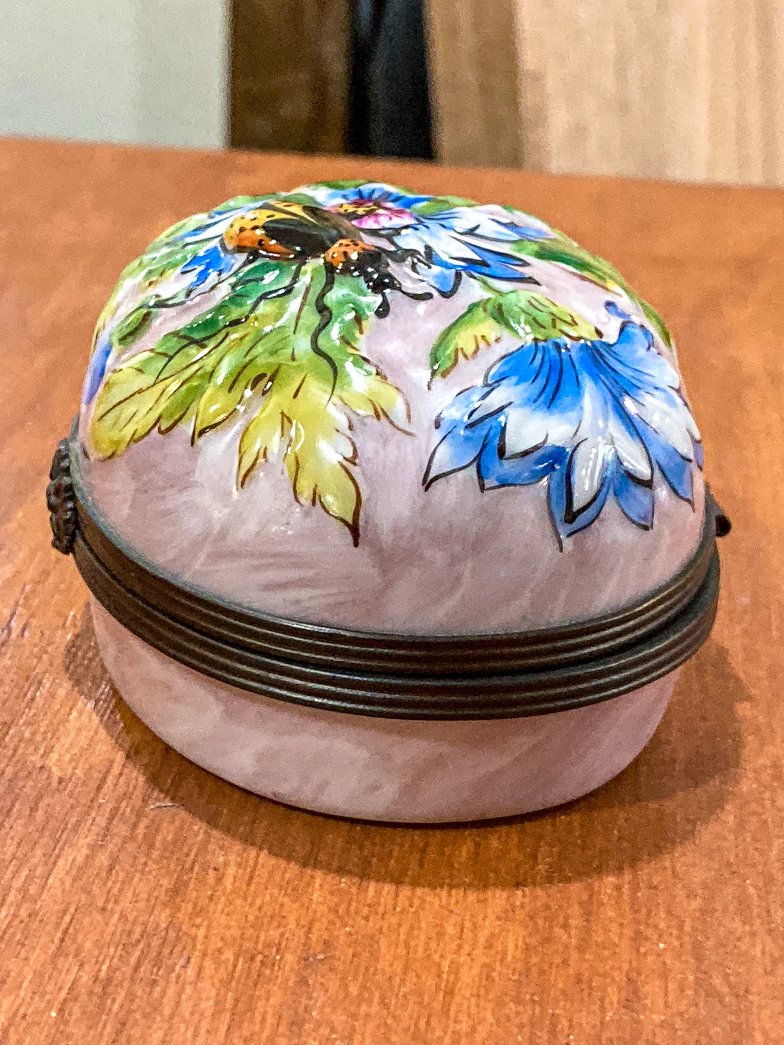 Limoges France Floral Beetle Pink Glass Style Oval Porcelain Pillbox - Image 13