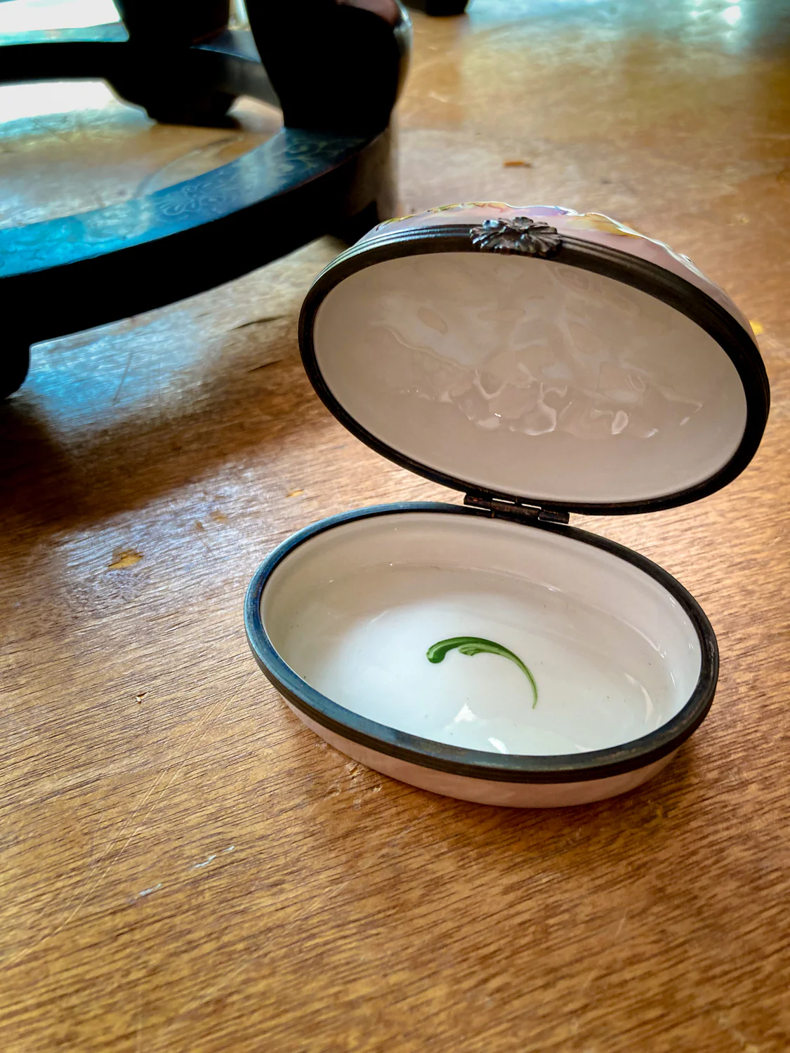 Limoges France Floral Beetle Pink Glass Style Oval Porcelain Pillbox - Image 19