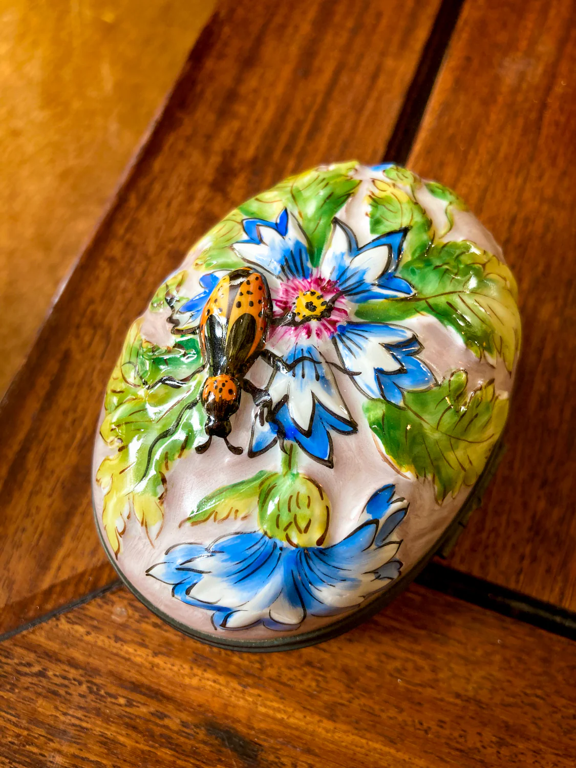 Limoges France Floral Beetle Pink Glass Style Oval Porcelain Pillbox - Image 3