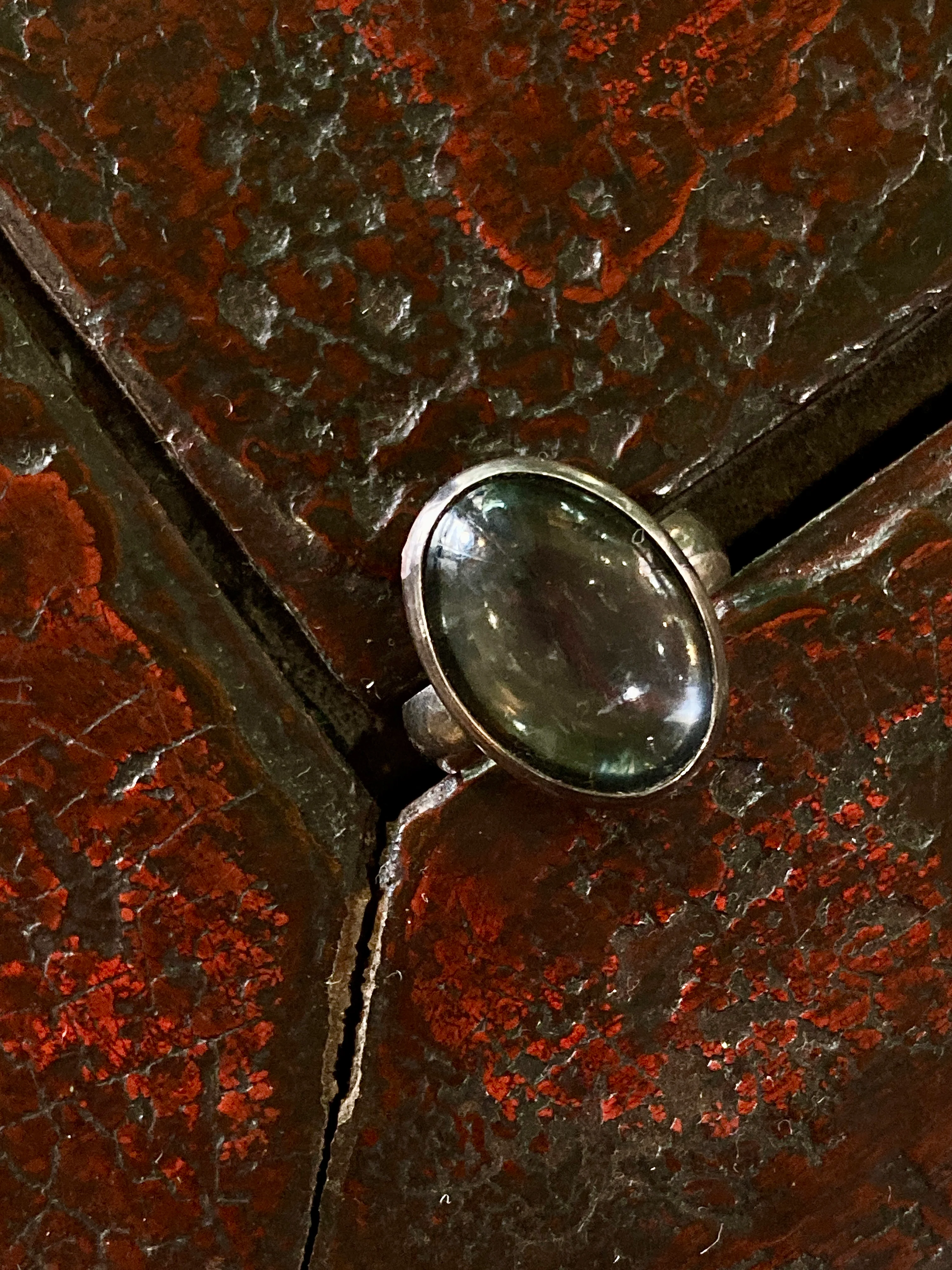 Sterling Silver Oval Moody Midnight Timeless Glass Cabochon Ring - Image 5