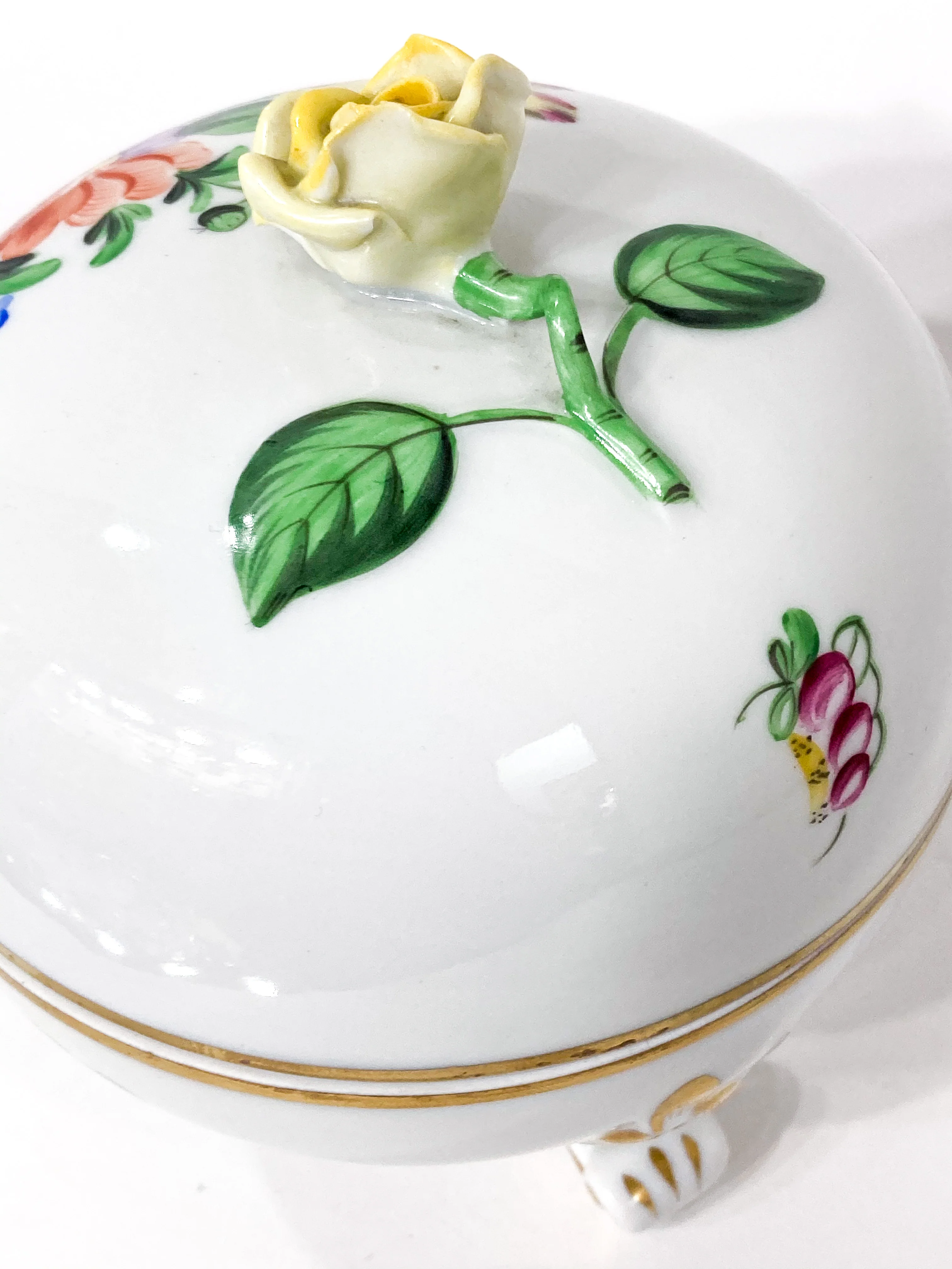 20th Century Herend Hungary Hand Painted Porcelain Yellow Rose Trinket Box - Image 12