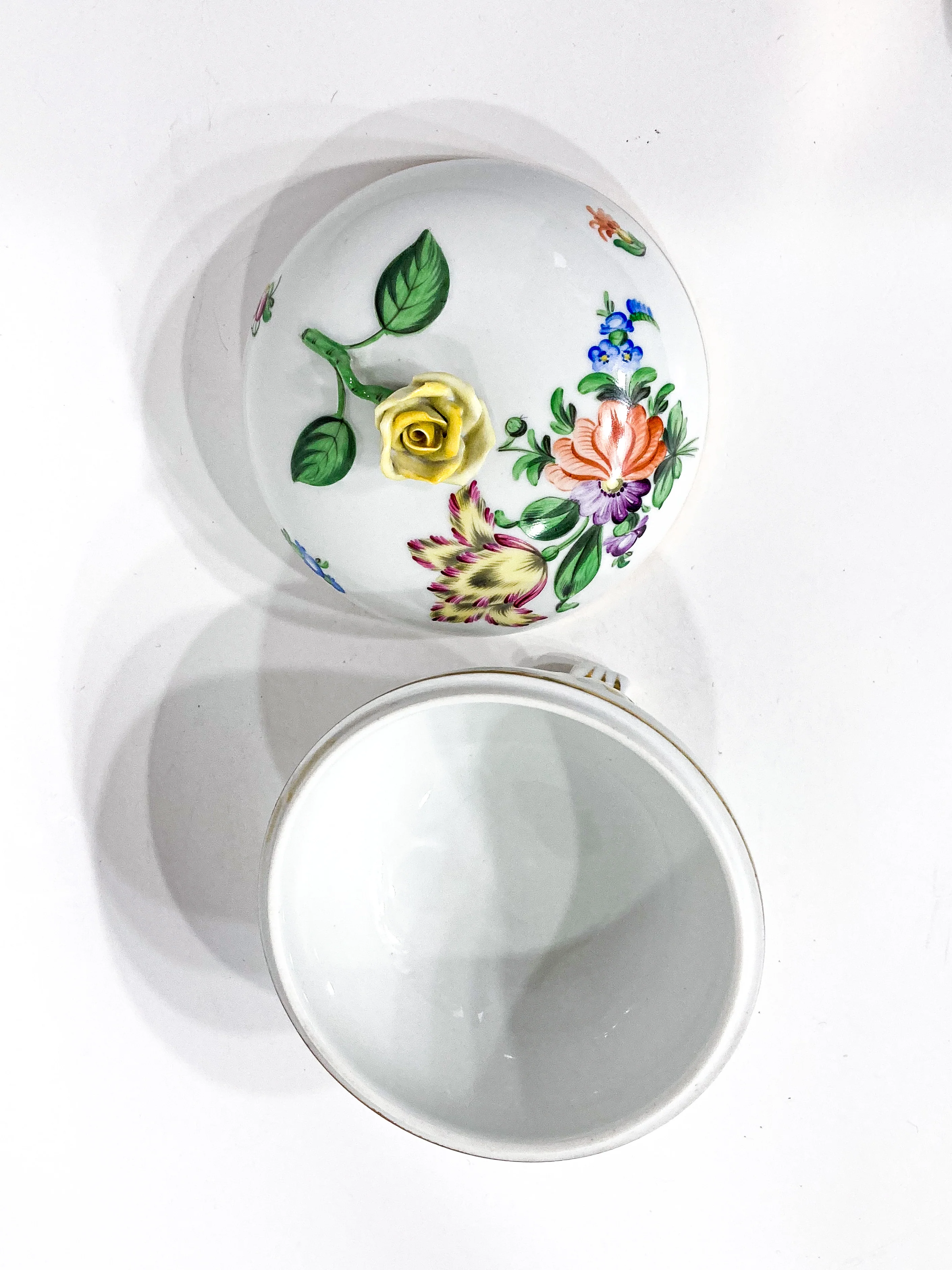 20th Century Herend Hungary Hand Painted Porcelain Yellow Rose Trinket Box - Image 15