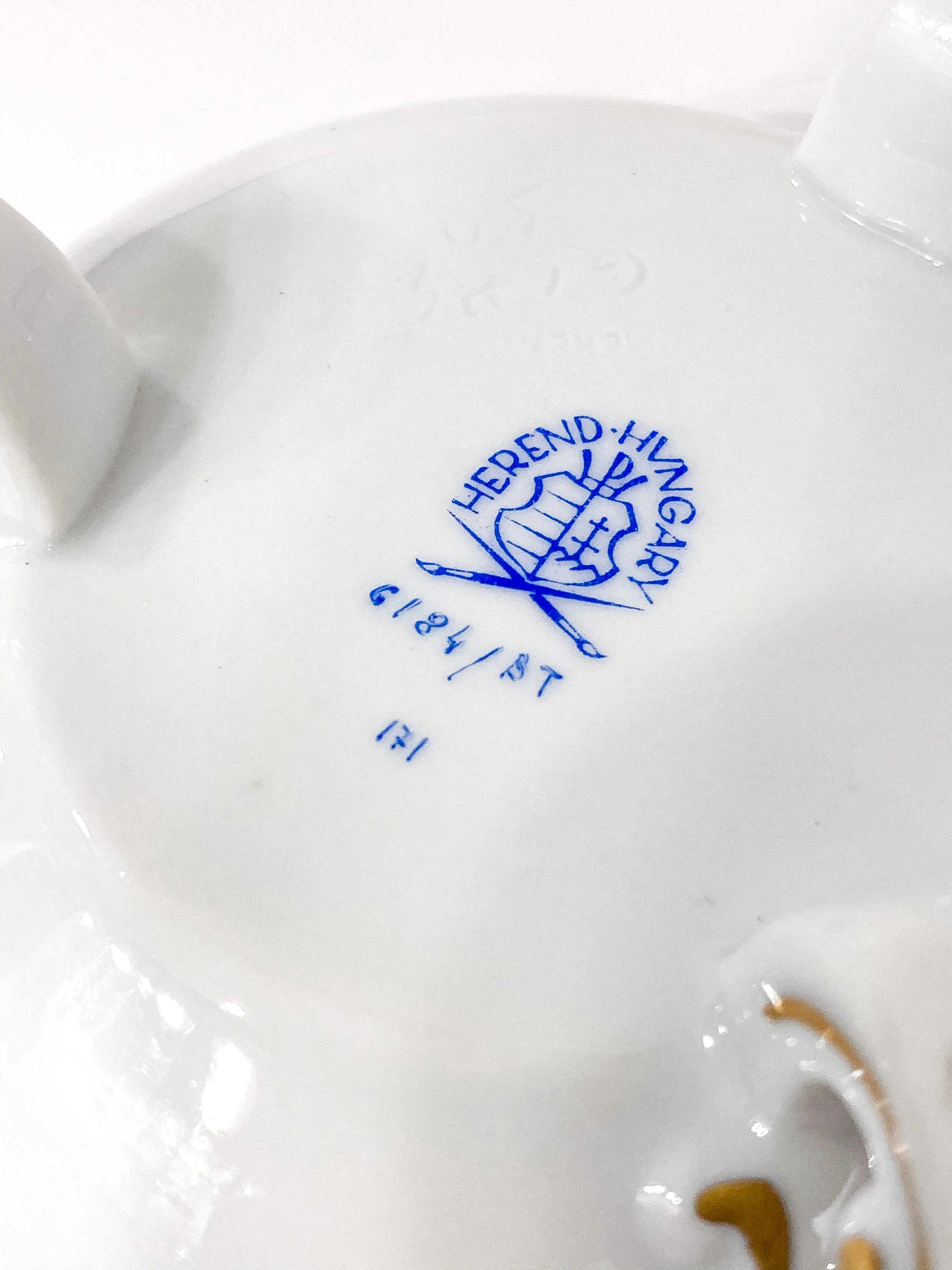 20th Century Herend Hungary Hand Painted Porcelain Yellow Rose Trinket Box - Image 16