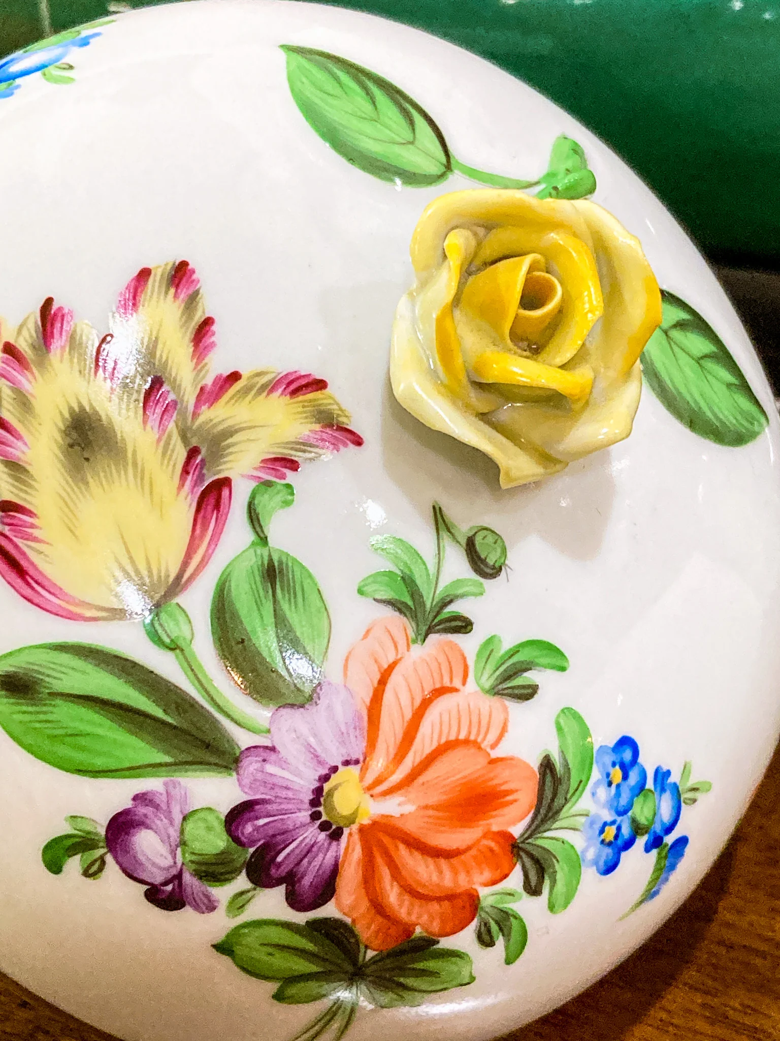 20th Century Herend Hungary Hand Painted Porcelain Yellow Rose Trinket Box - Image 4