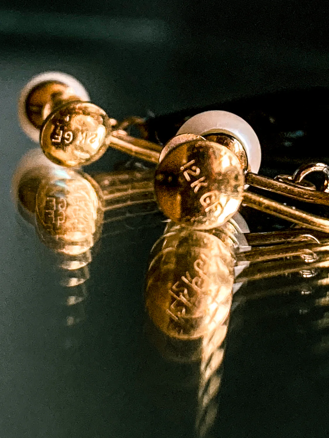 Vintage 12K Gold Filled Pearl Black Tear Drop Dangle Screwback Earrings - Image 15