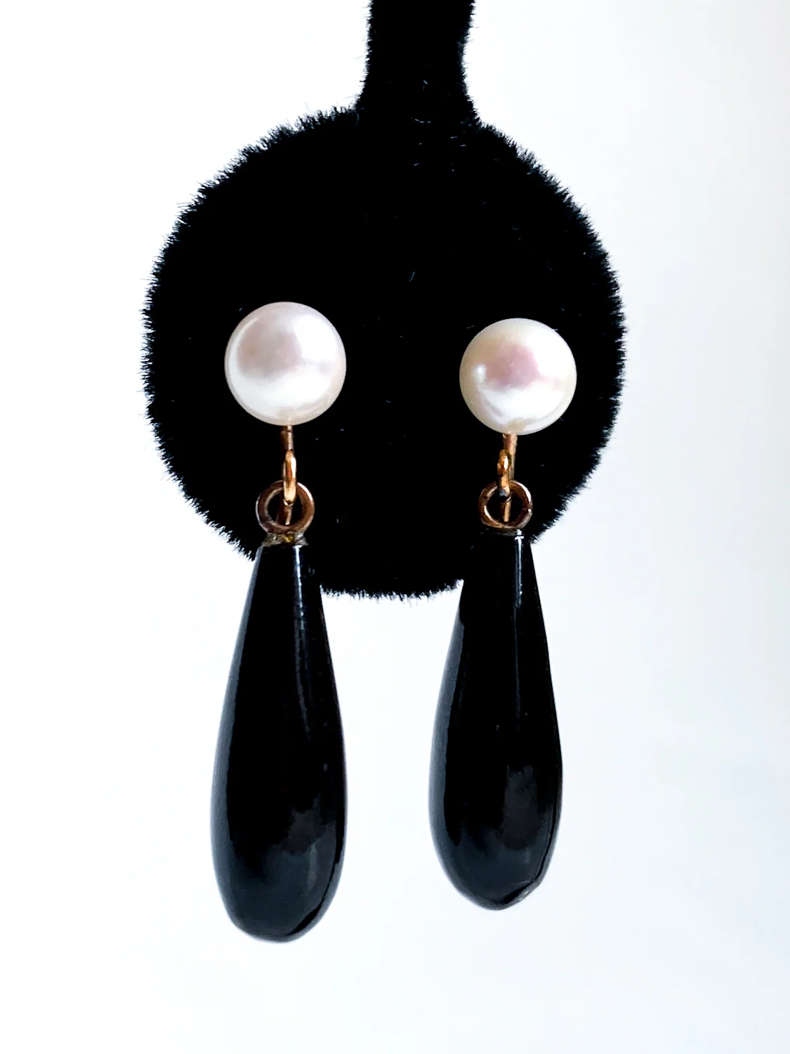 Vintage 12K Gold Filled Pearl Black Tear Drop Dangle Screwback Earrings - Image 4