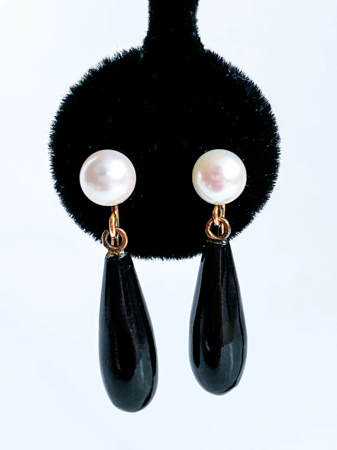 Vintage 12K Gold Filled Pearl Black Tear Drop Dangle Screwback Earrings - Image 5
