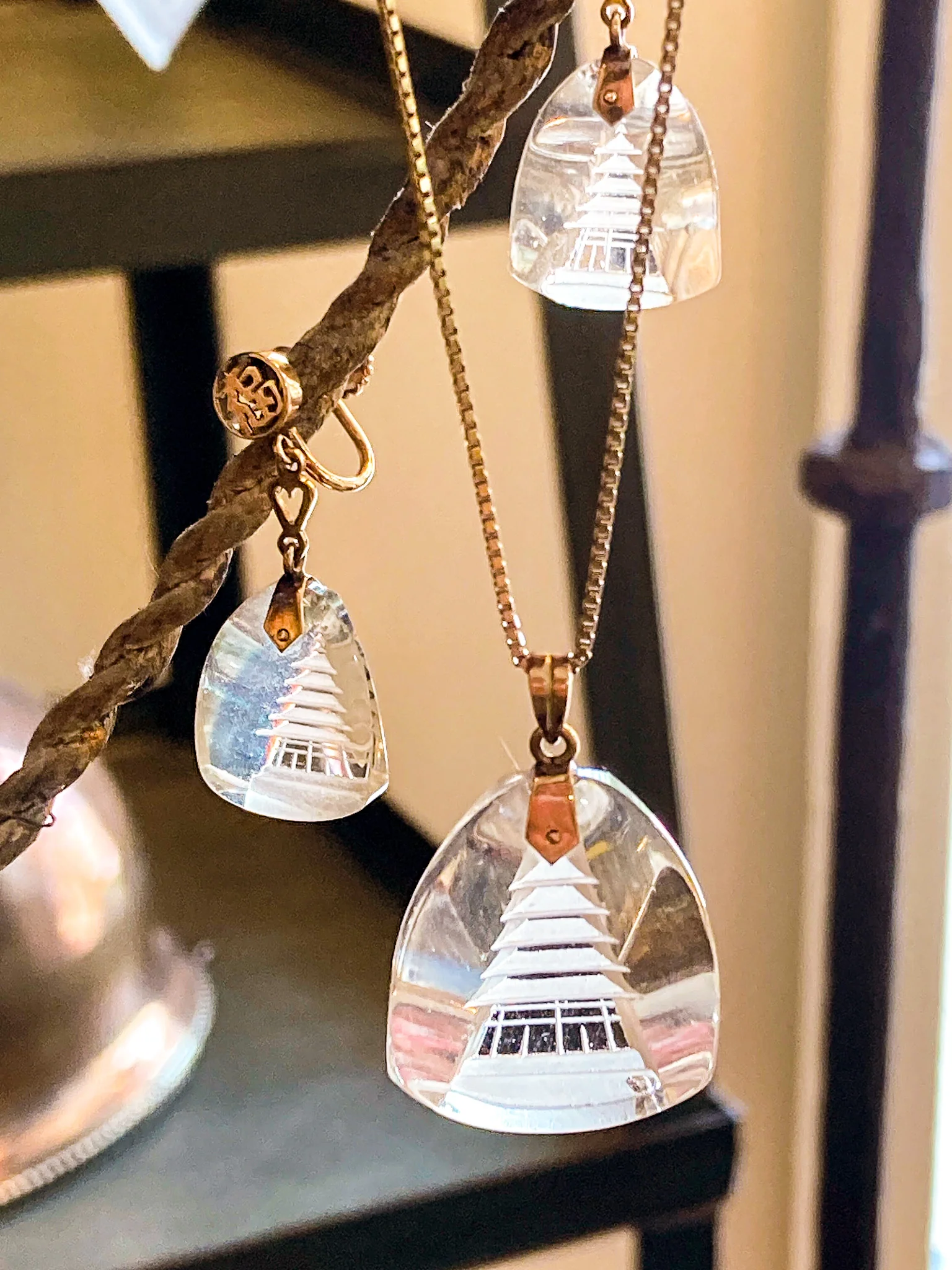 Vintage 14k Gold Carved Crystal Pagoda Necklace Earrings Japan Jewelry Set - Image 3