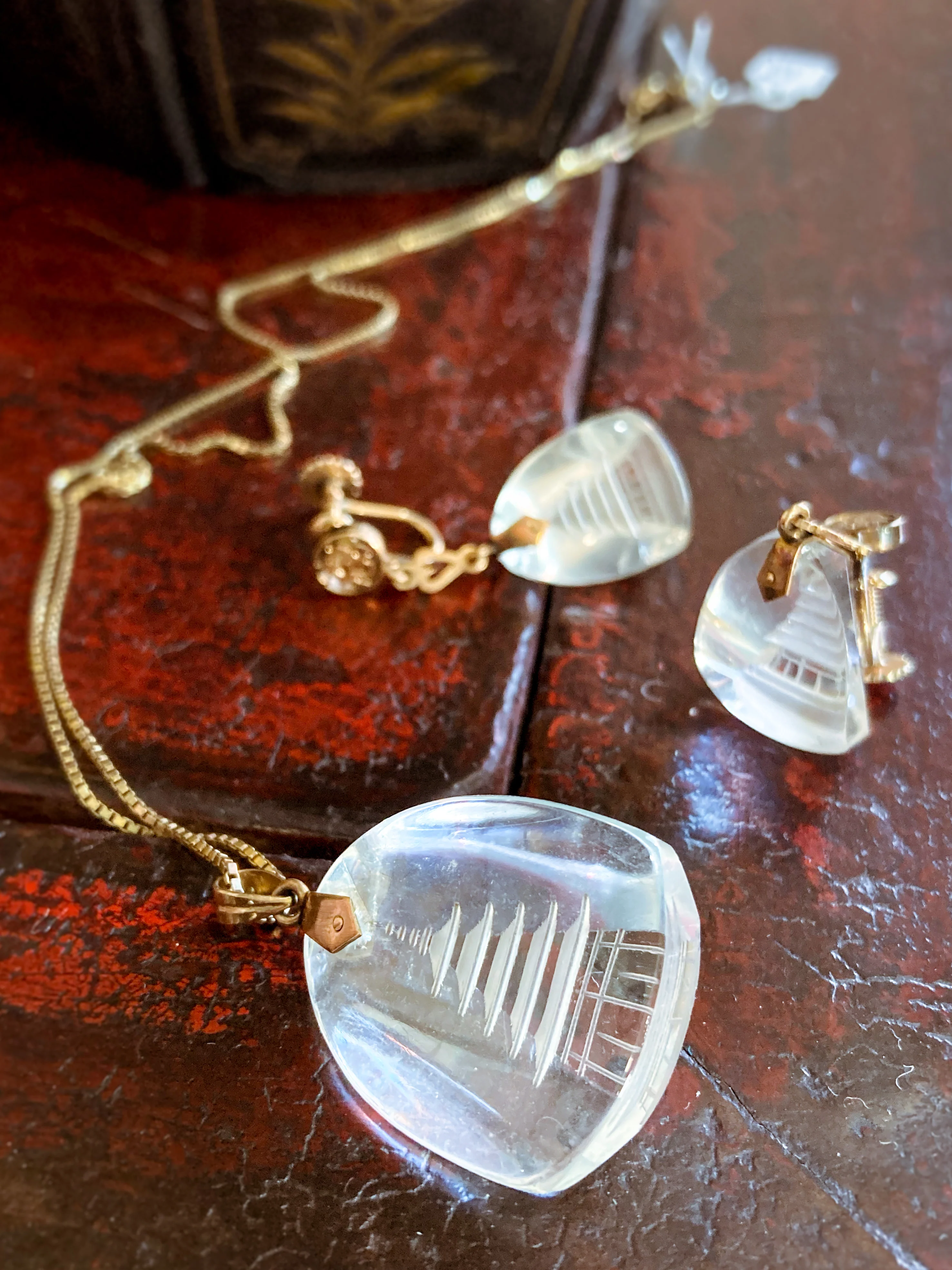 Vintage 14k Gold Carved Crystal Pagoda Necklace Earrings Japan Jewelry Set - Image 4
