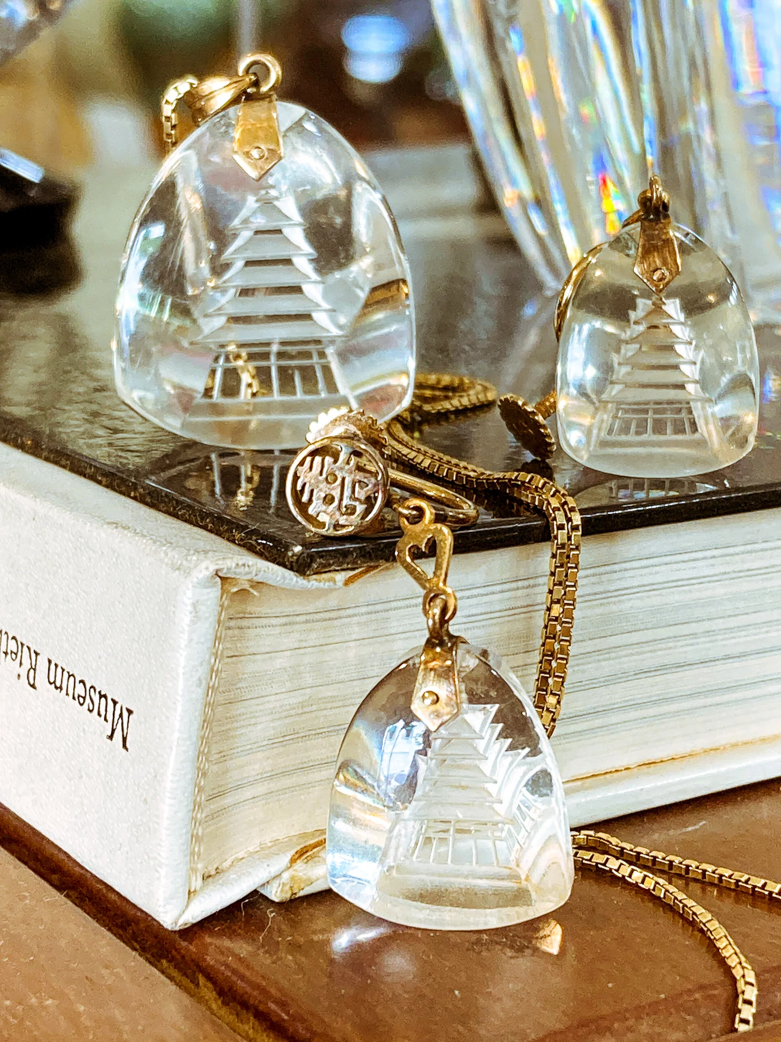 Vintage 14k Gold Carved Crystal Pagoda Necklace Earrings Japan Jewelry Set - Image 7