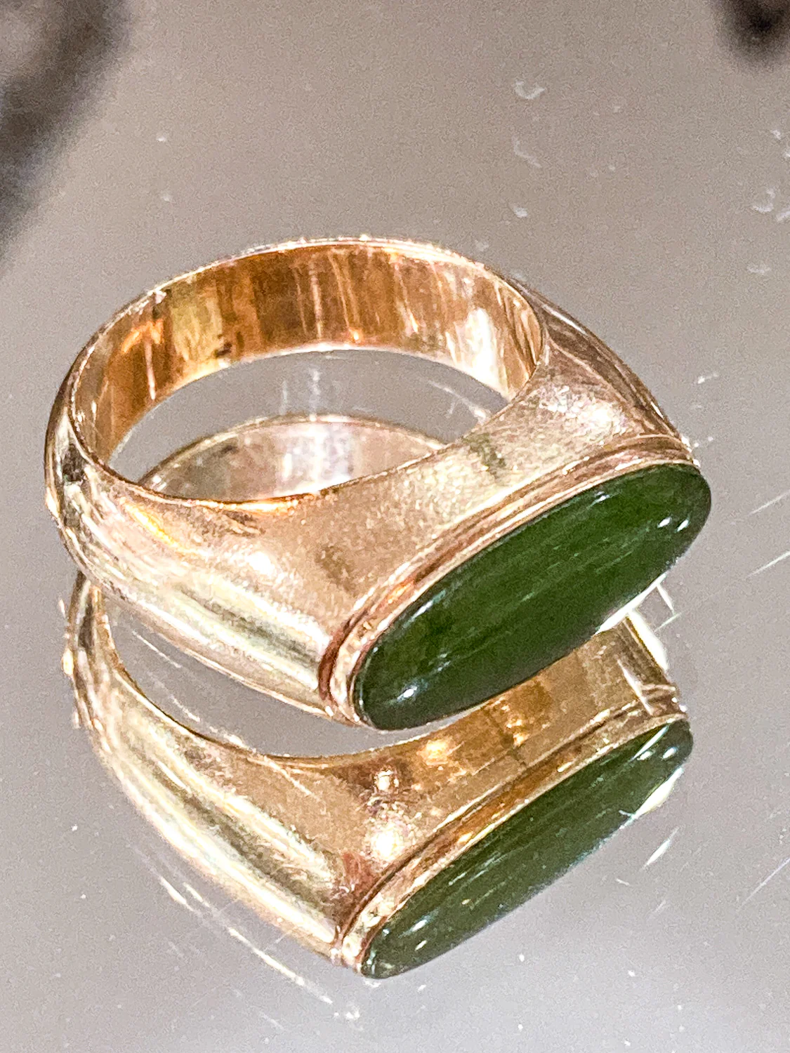 Timeless Vintage 14K Yellow Gold Oval Green Jade MCM Mod Ring - Image 10