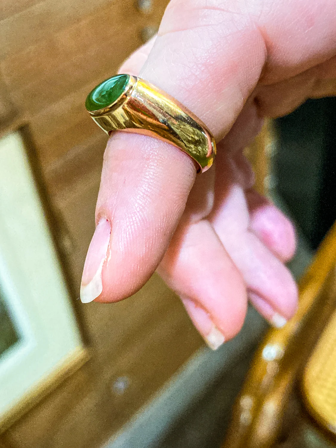 Timeless Vintage 14K Yellow Gold Oval Green Jade MCM Mod Ring - Image 4