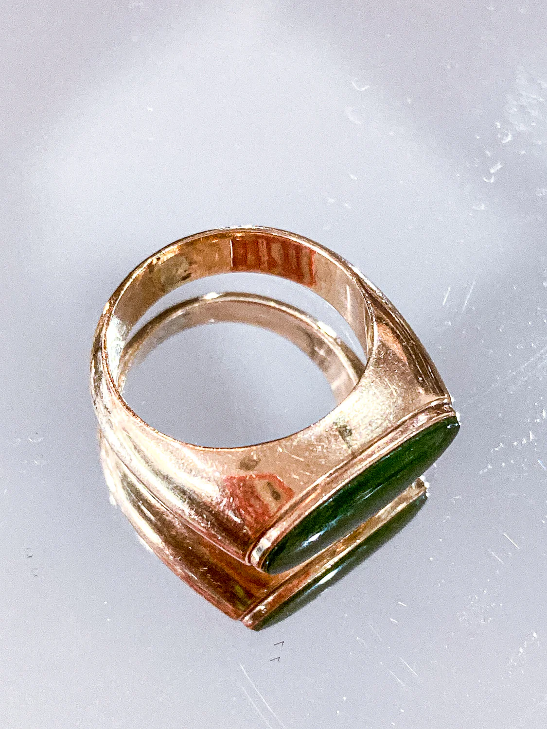 Timeless Vintage 14K Yellow Gold Oval Green Jade MCM Mod Ring - Image 9