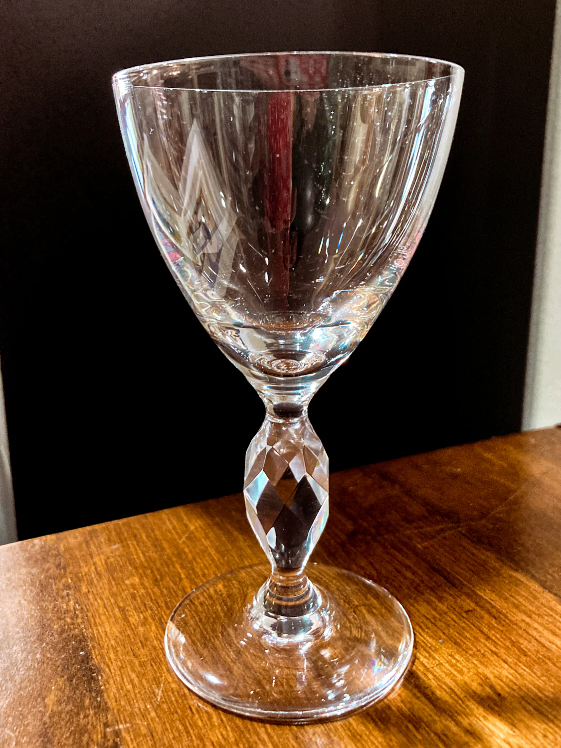 Vintage 1950s Set of Eight Paneled Stem Clear Glass Sherry Glasses - Image 11