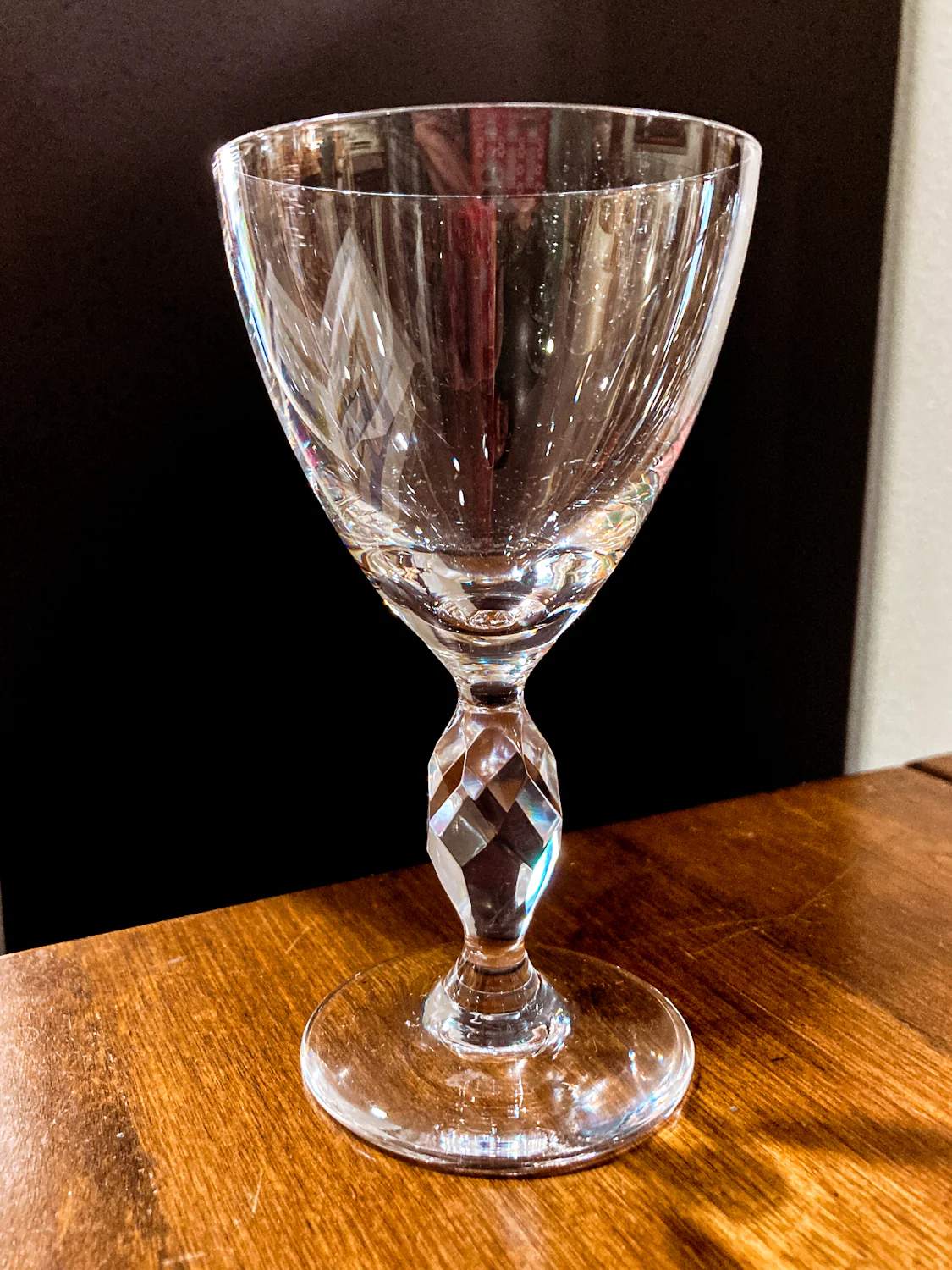 Vintage 1950s Set of Eight Paneled Stem Clear Glass Sherry Glasses - Image 12