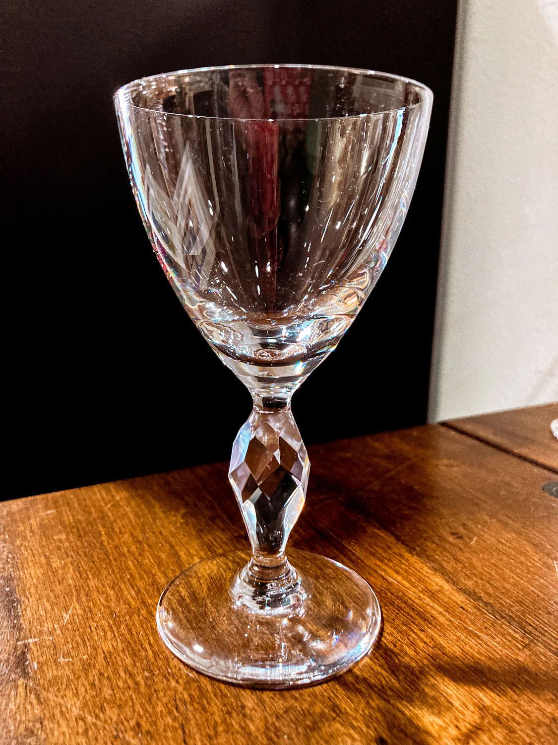 Vintage 1950s Set of Eight Paneled Stem Clear Glass Sherry Glasses - Image 14