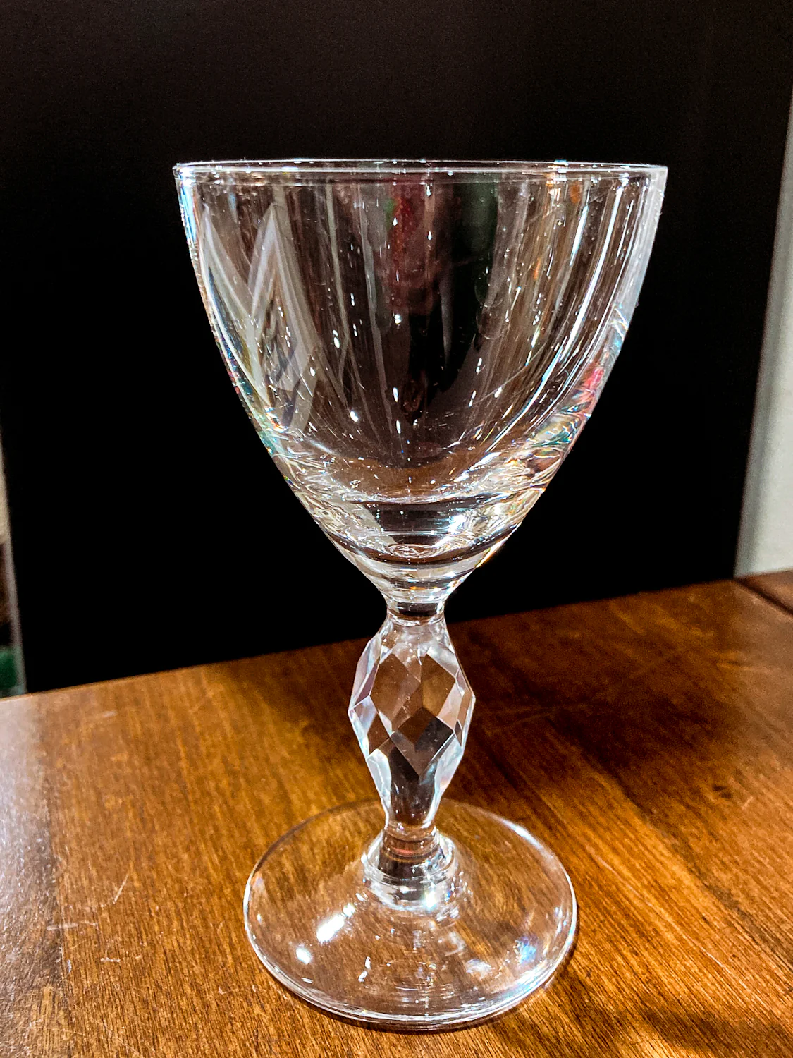 Vintage 1950s Set of Eight Paneled Stem Clear Glass Sherry Glasses - Image 15