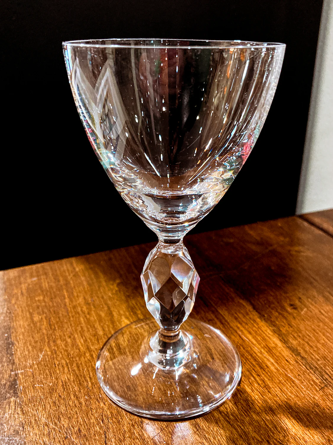 Vintage 1950s Set of Eight Paneled Stem Clear Glass Sherry Glasses - Image 18