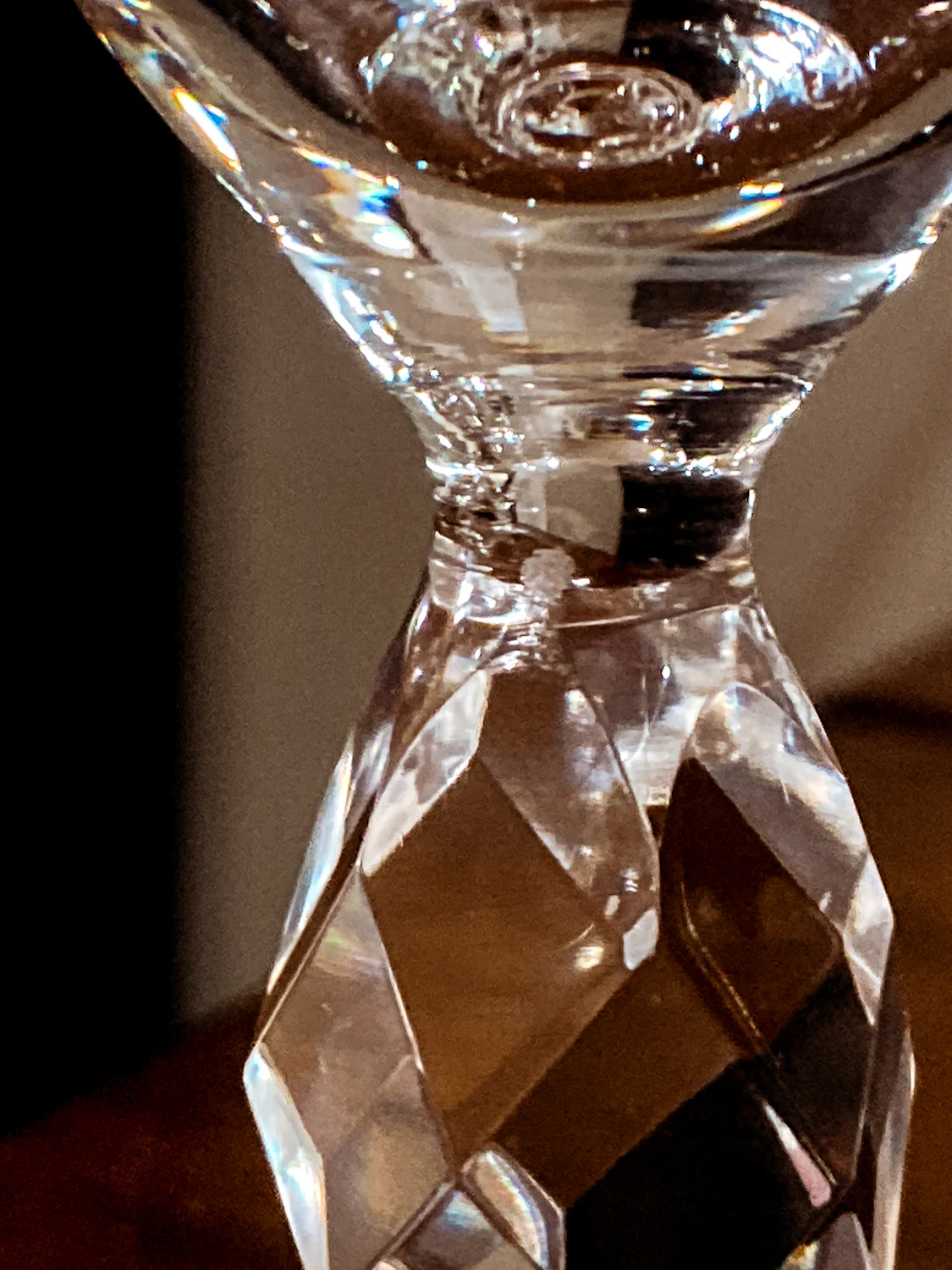 Vintage 1950s Set of Eight Paneled Stem Clear Glass Sherry Glasses - Image 23