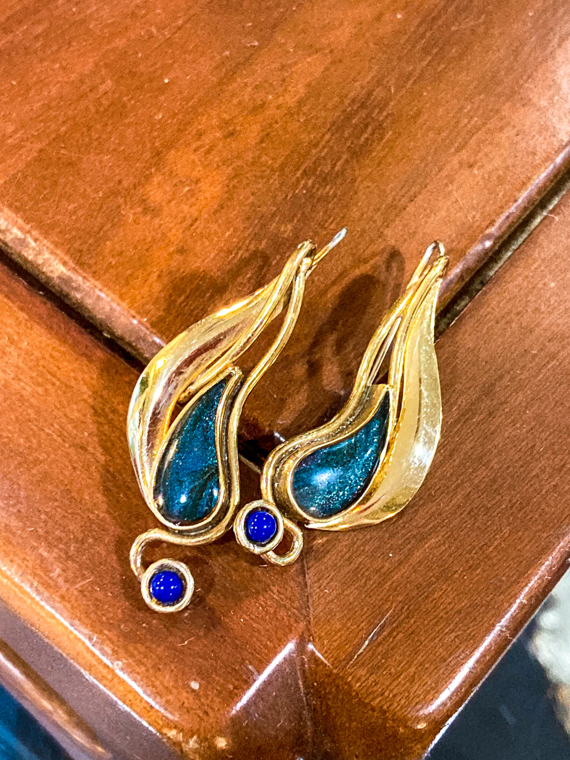 Vintage Abstract Gold Silver Tear Drop Green Blue Accent Drop Earrings - Image 8