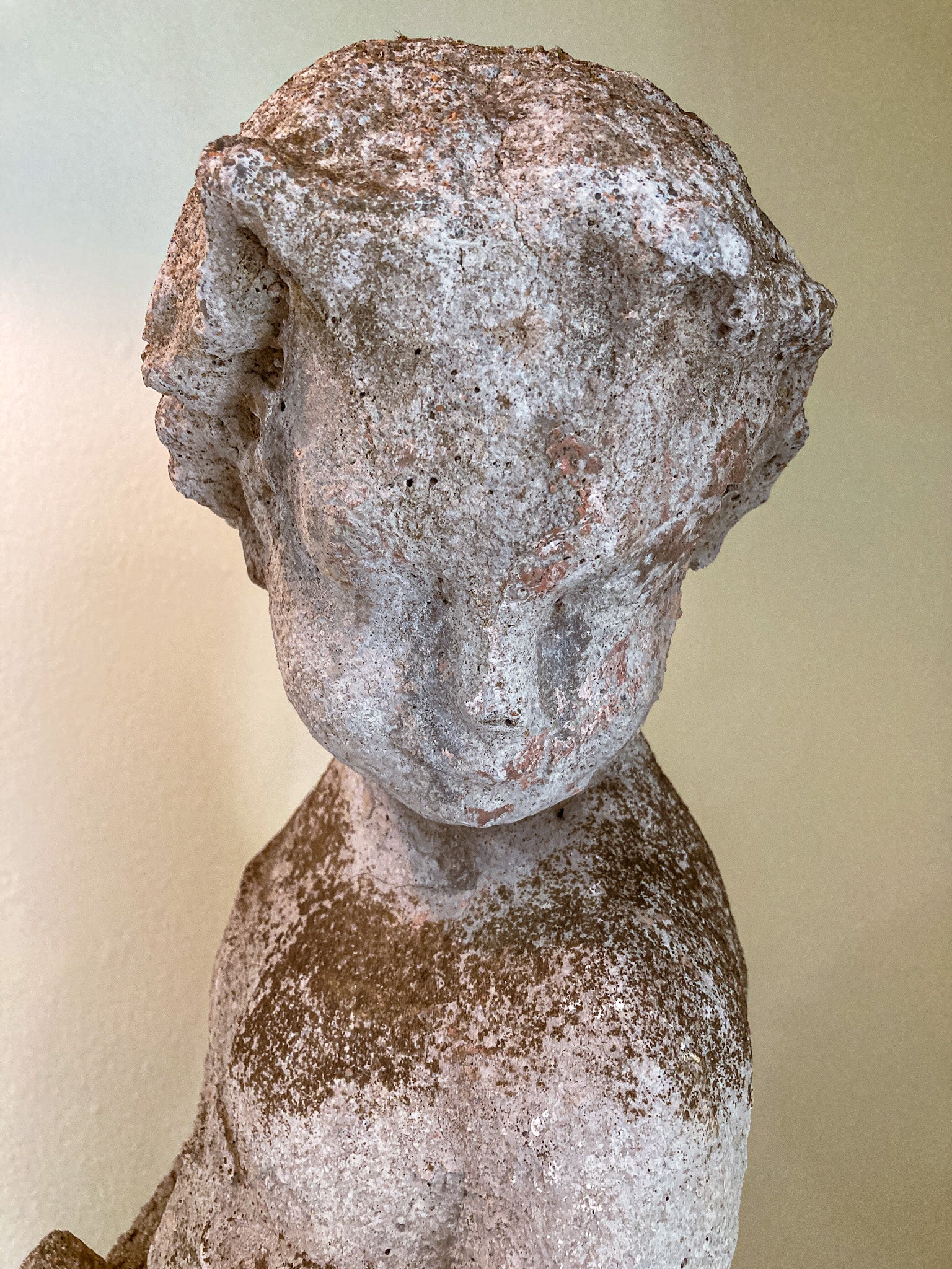 Vintage 1960s Barefoot Child Putti Outdoor Cast Stone Garden Sculpture Statue - Image 4